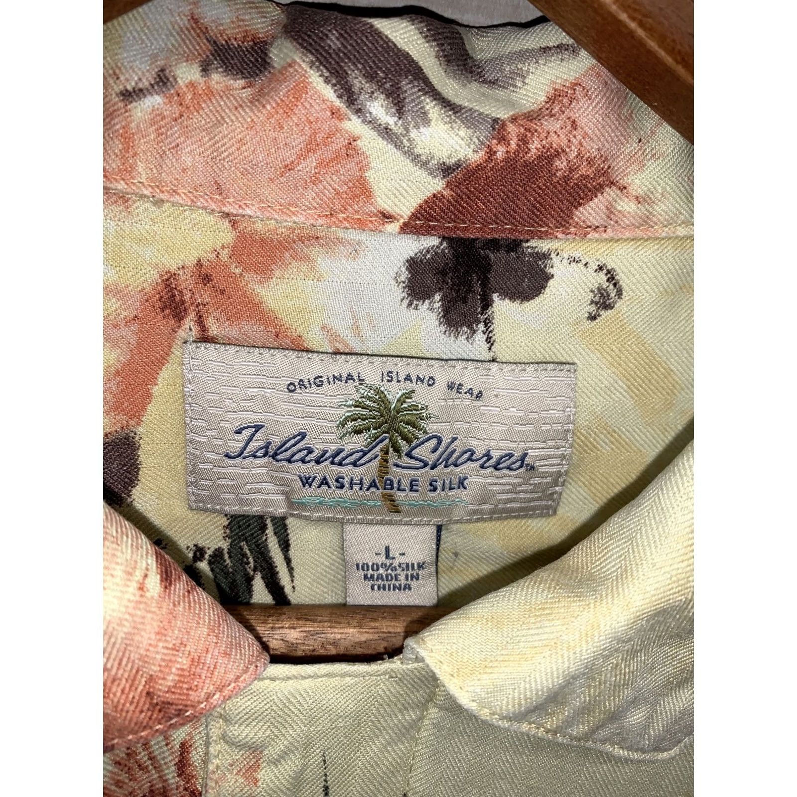 Vintage VINTAGE Island Shores Mens Button-Up Silk Floral Hawaiian Tropical Shirt L Yellow 5421 Mens Size US L / EU 52-54 / 3 - 2 Thumbnail