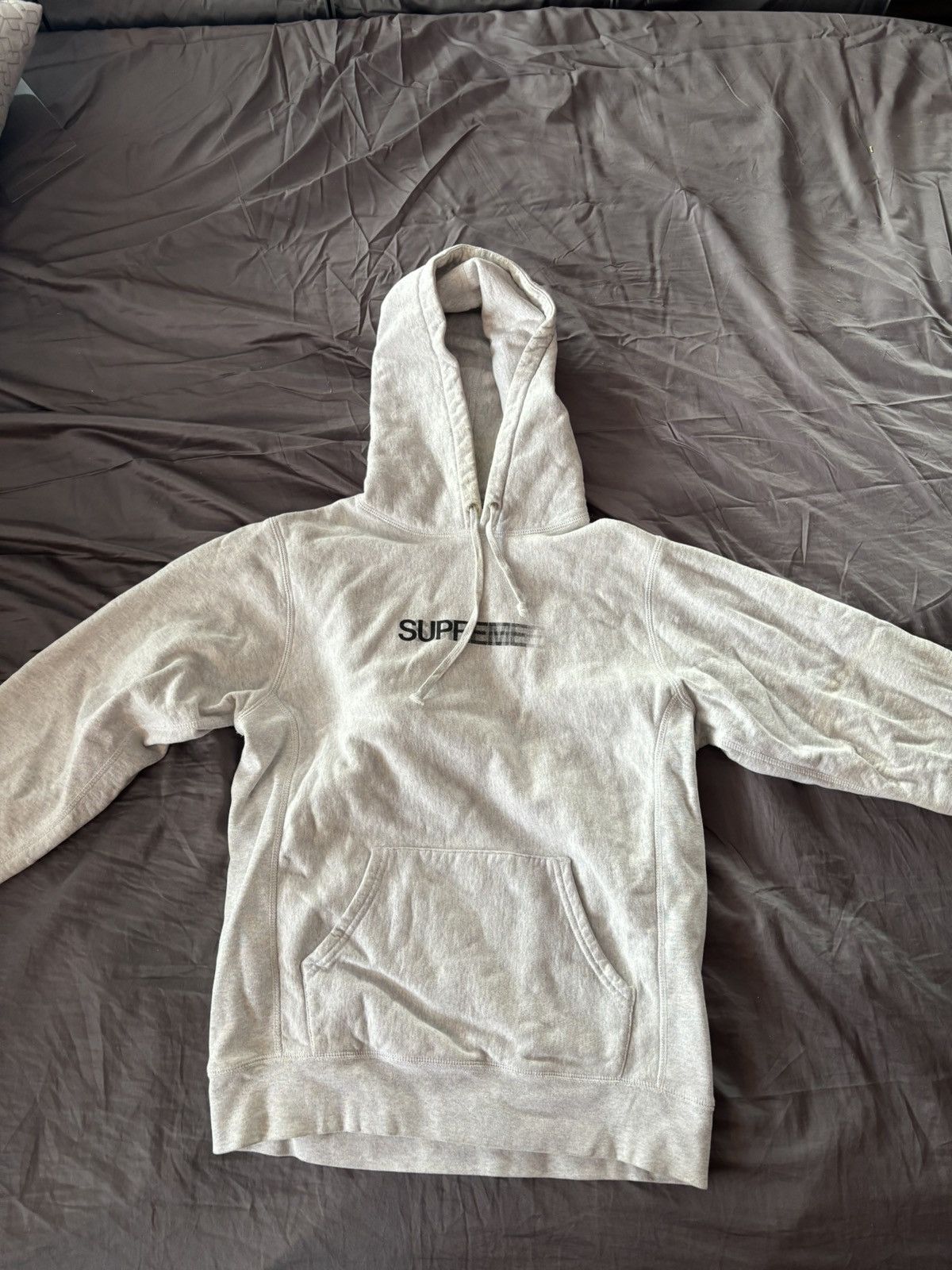 Supreme Supreme Motion Logo 2020 (Ash grey) Size US M / EU 48-50 / 2 - 2 Thumbnail