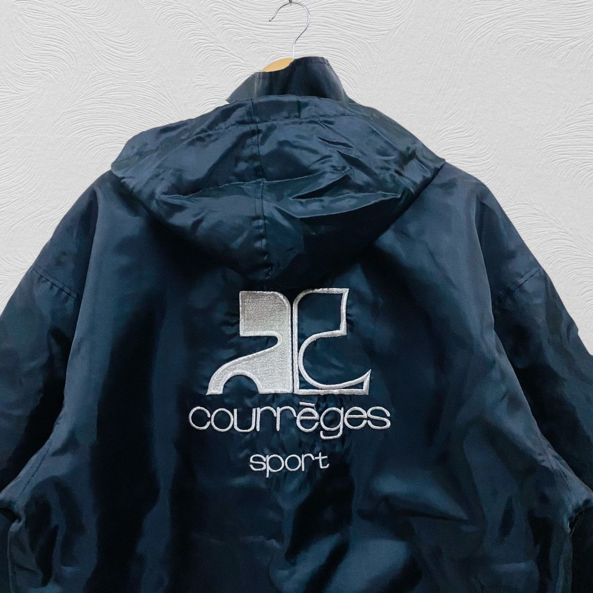 Courreges Vintage courreges sport hoddie lighjacket big logo Size US XL / EU 56 / 4 - 3 Thumbnail