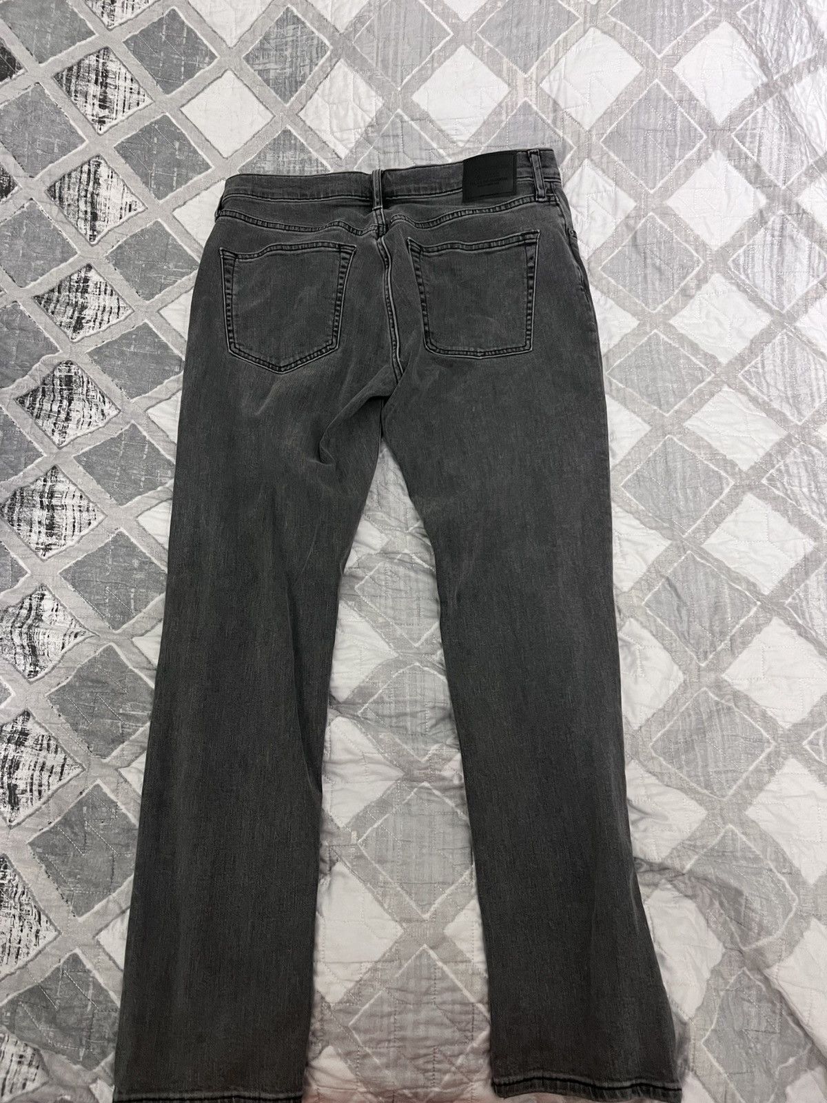 Abercrombie & Fitch Abercrombie and Fitch Ripped Denim 32x30 Size US 32 / EU 48 - 2 Thumbnail