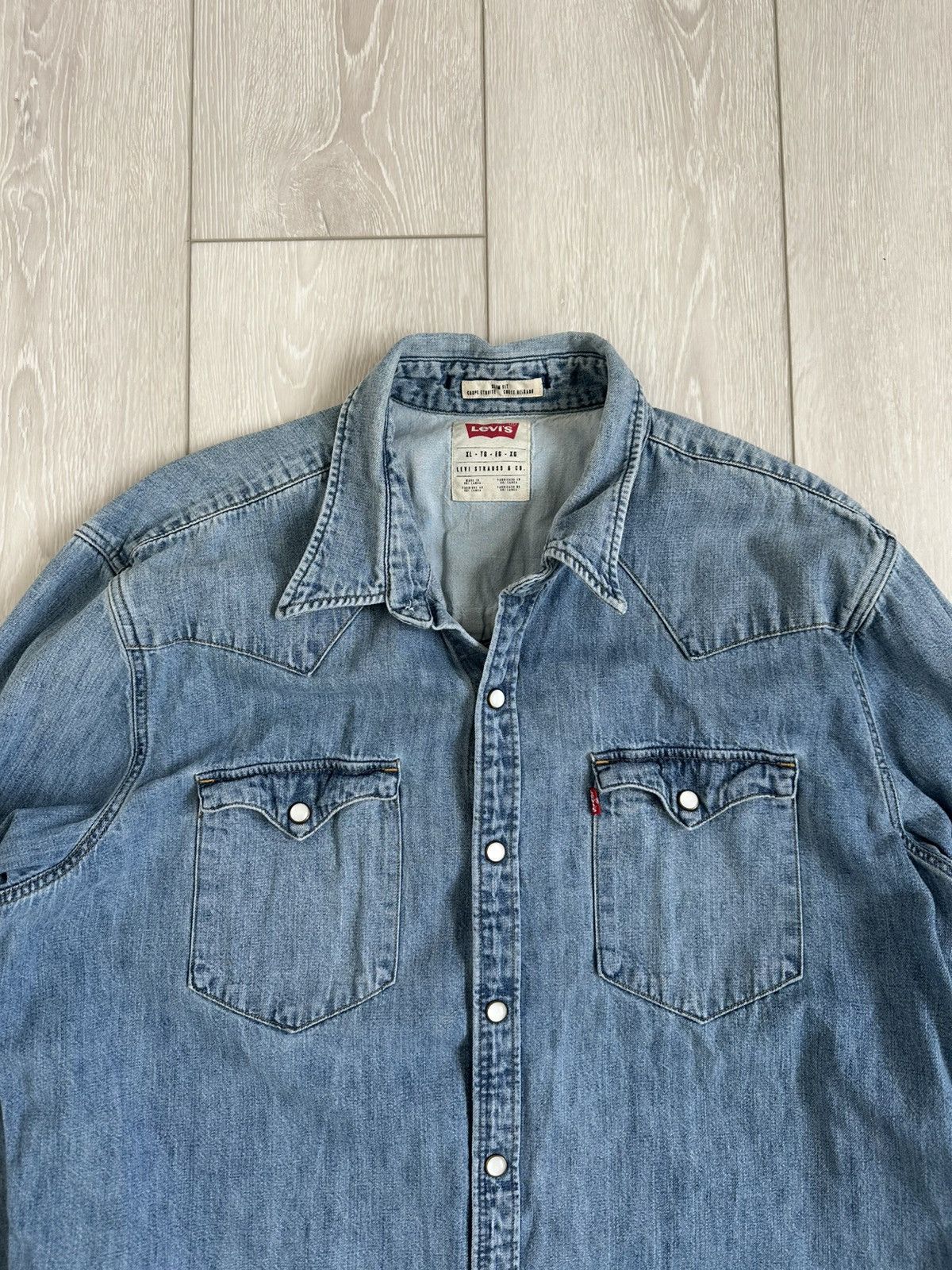 Levi's VINTAGE LEVIS DENIM SHIRT MENS XL RELAXED FIT Size US XL / EU 56 / 4 - 5 Thumbnail