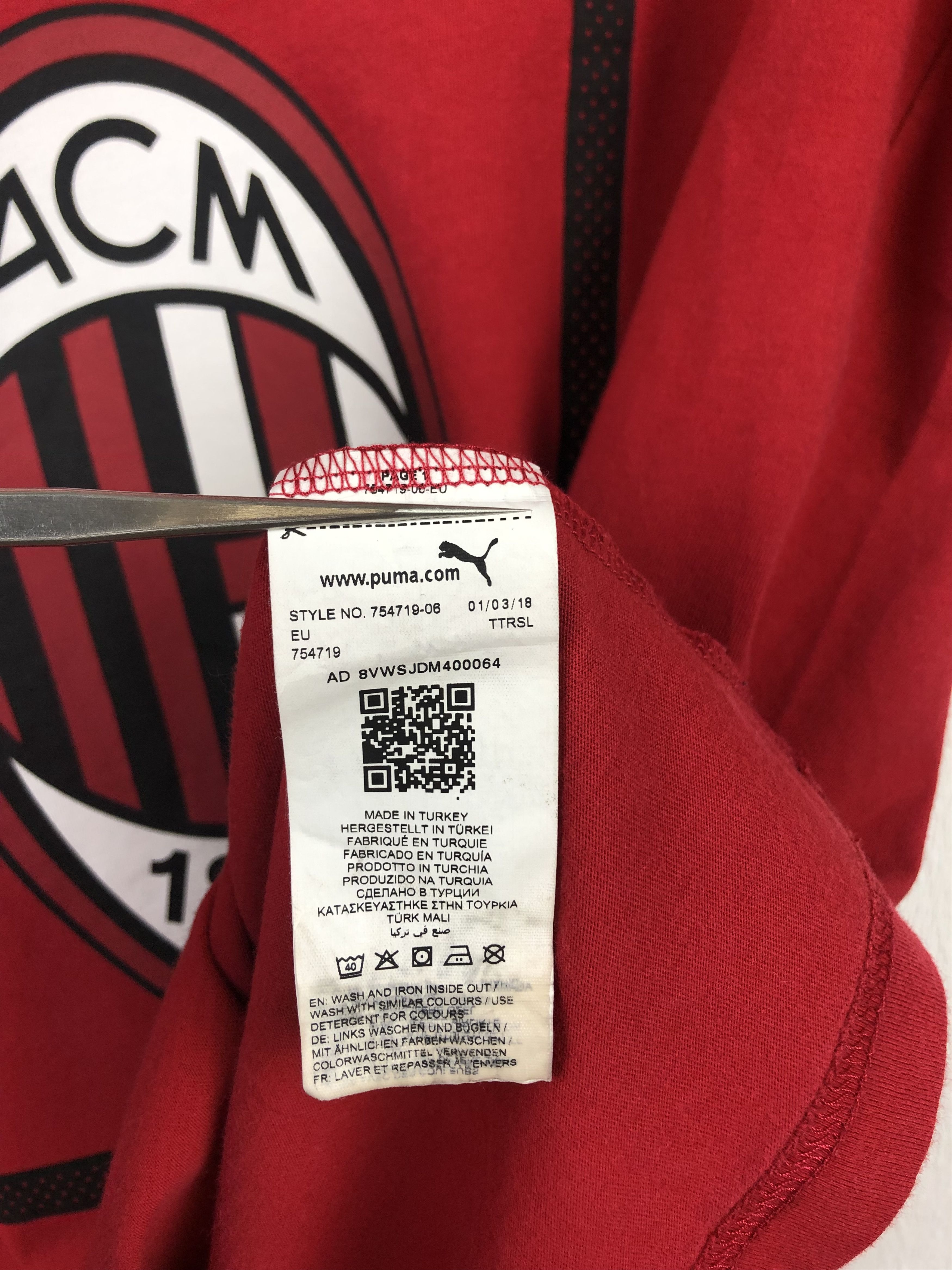 Other Puma AC Milan Football Soccer Shirt Tee Size US M / EU 48-50 / 2 - 5 Thumbnail