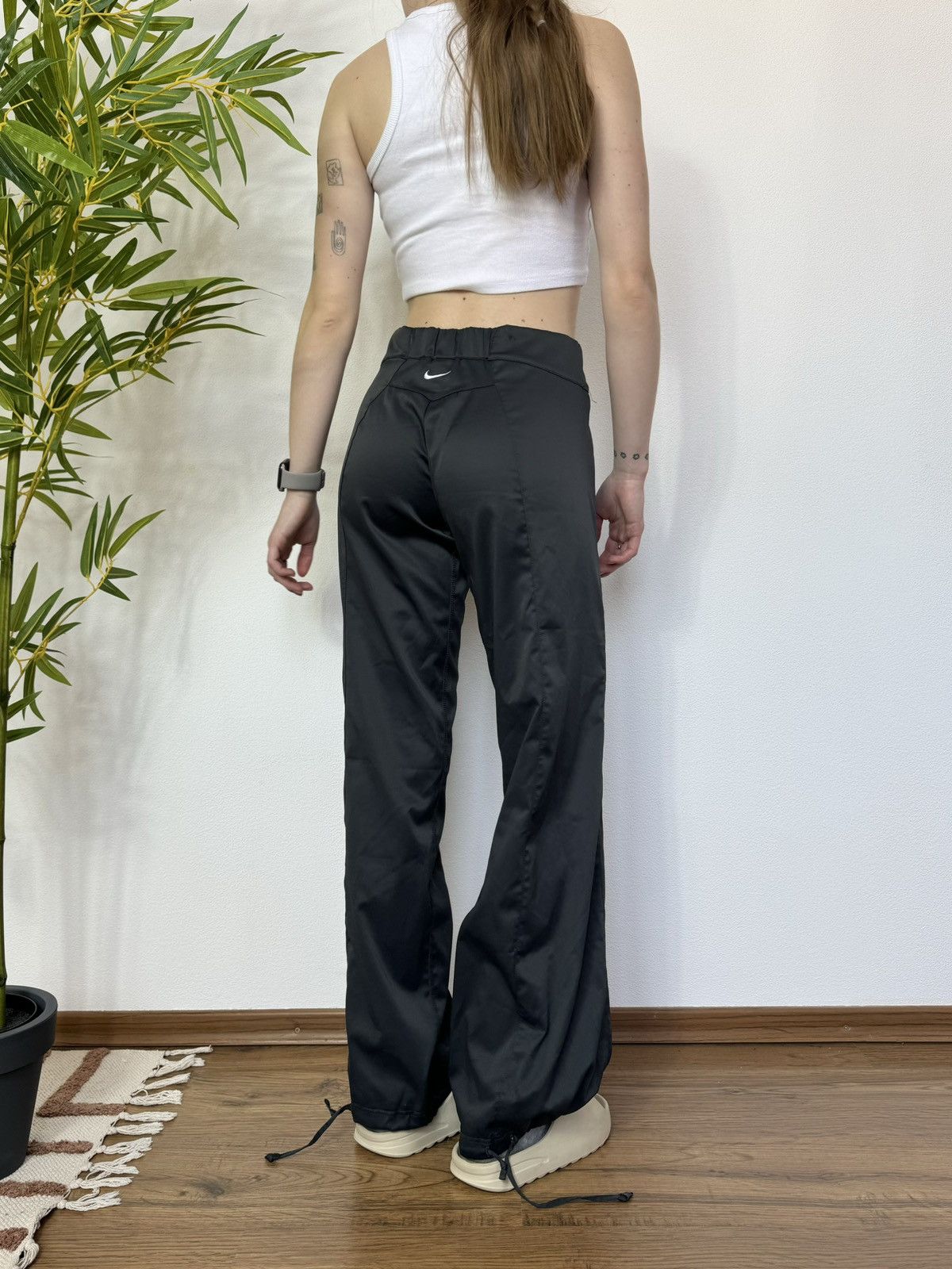 Nike VINTAGE NIKE NYLON DRAWSTRING PANTS Size 28" / US 6 / IT 42 - 1 Thumbnail