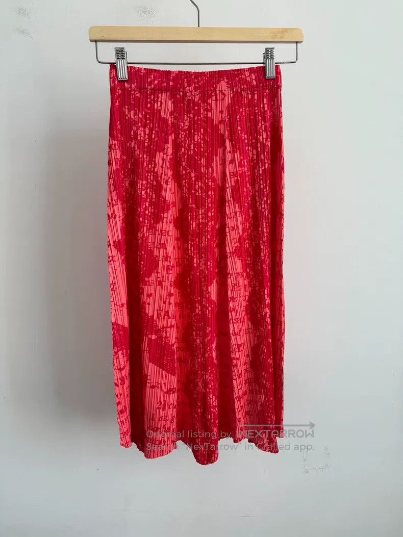 Issey Miyake Issey Miyake size:1 Red Midi Skirt Size 22" - 2 Thumbnail