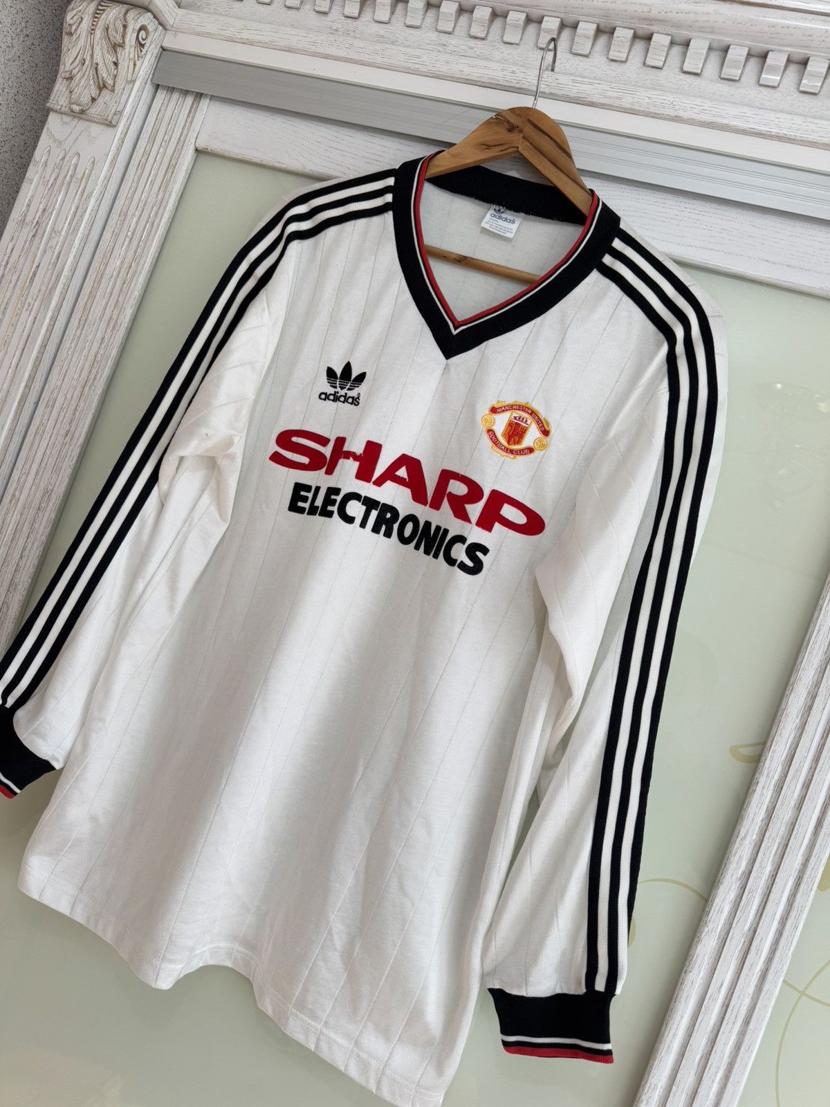 Adidas Very Rare Manchester United 1982-1984 Away Soccer Jersey Kit Size US L / EU 52-54 / 3 - 5 Thumbnail
