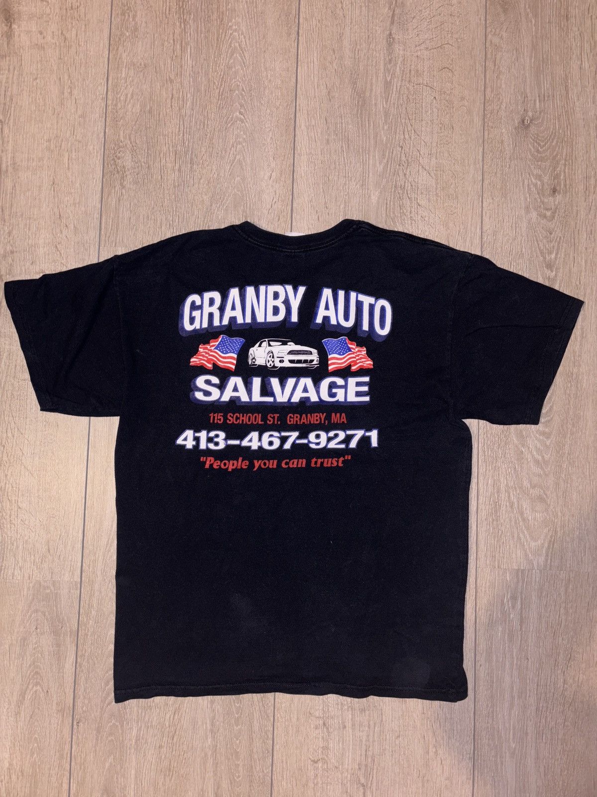 Vintage Vintage Gildan Car dealership Tshirt Size US M / EU 48-50 / 2 - 1 Thumbnail