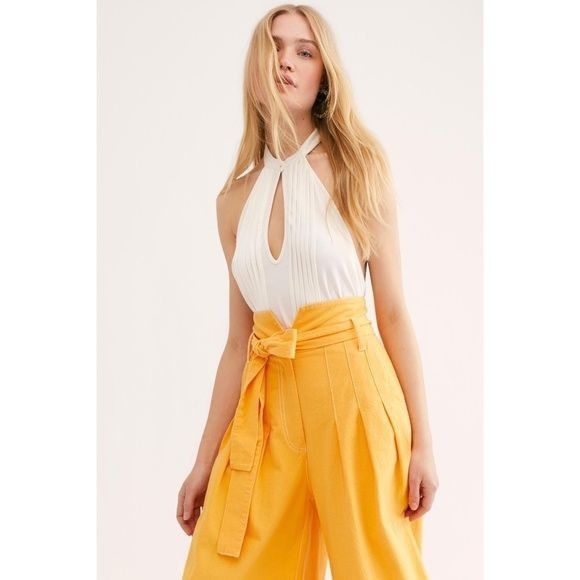 Free People Free People Date Night Ivory Pintuck Keyhole Halter Tunic To Size XS / US 0-2 / IT 36-38 - 1 Thumbnail