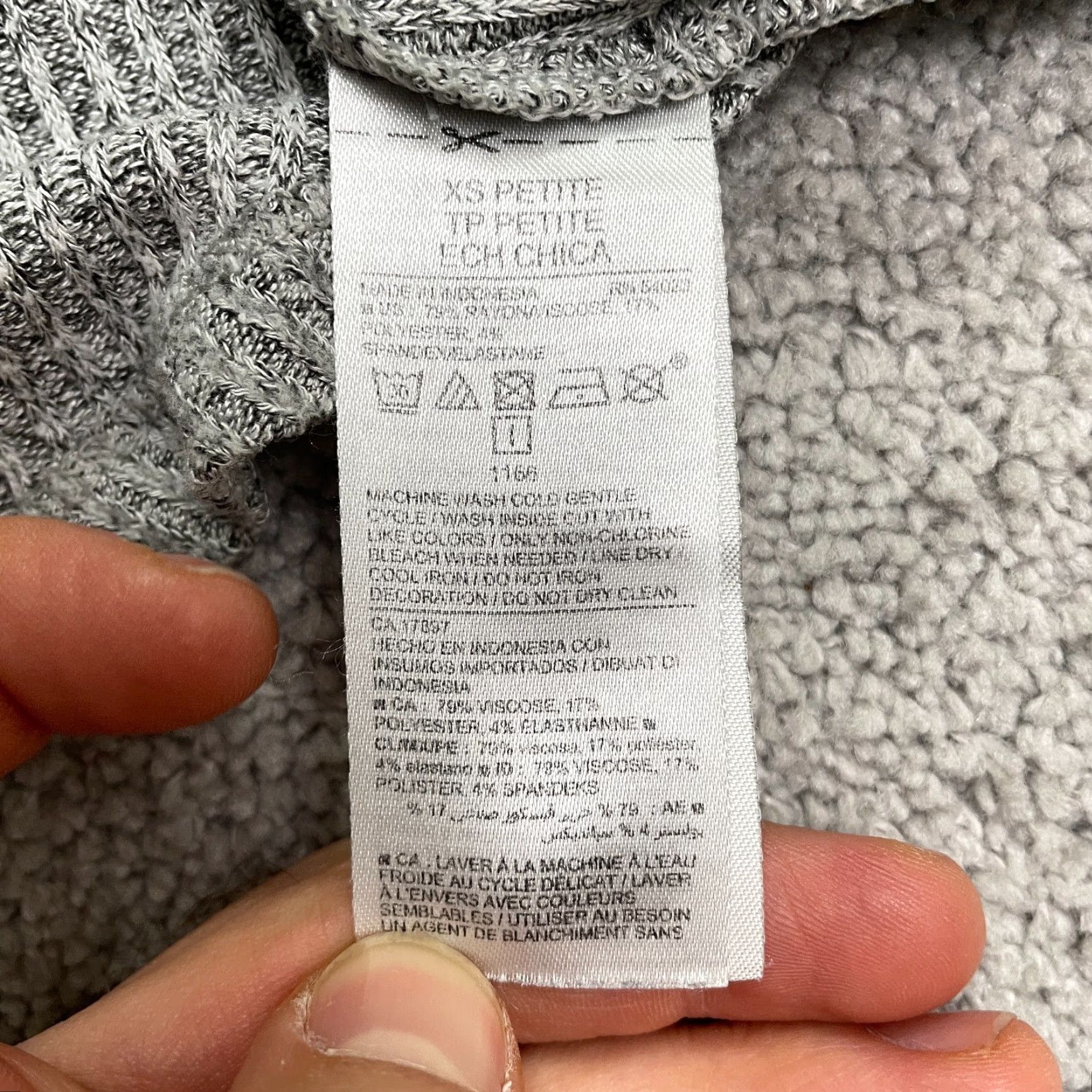 Old Navy Old Navy Pullover Sweater Women XS Petite Gray Crew Neck Rib Stretch Knit Stretchy Breathable Lightweight Casual Slim Fit Size XS / US 0-2 / IT 36-38 - 5 Thumbnail