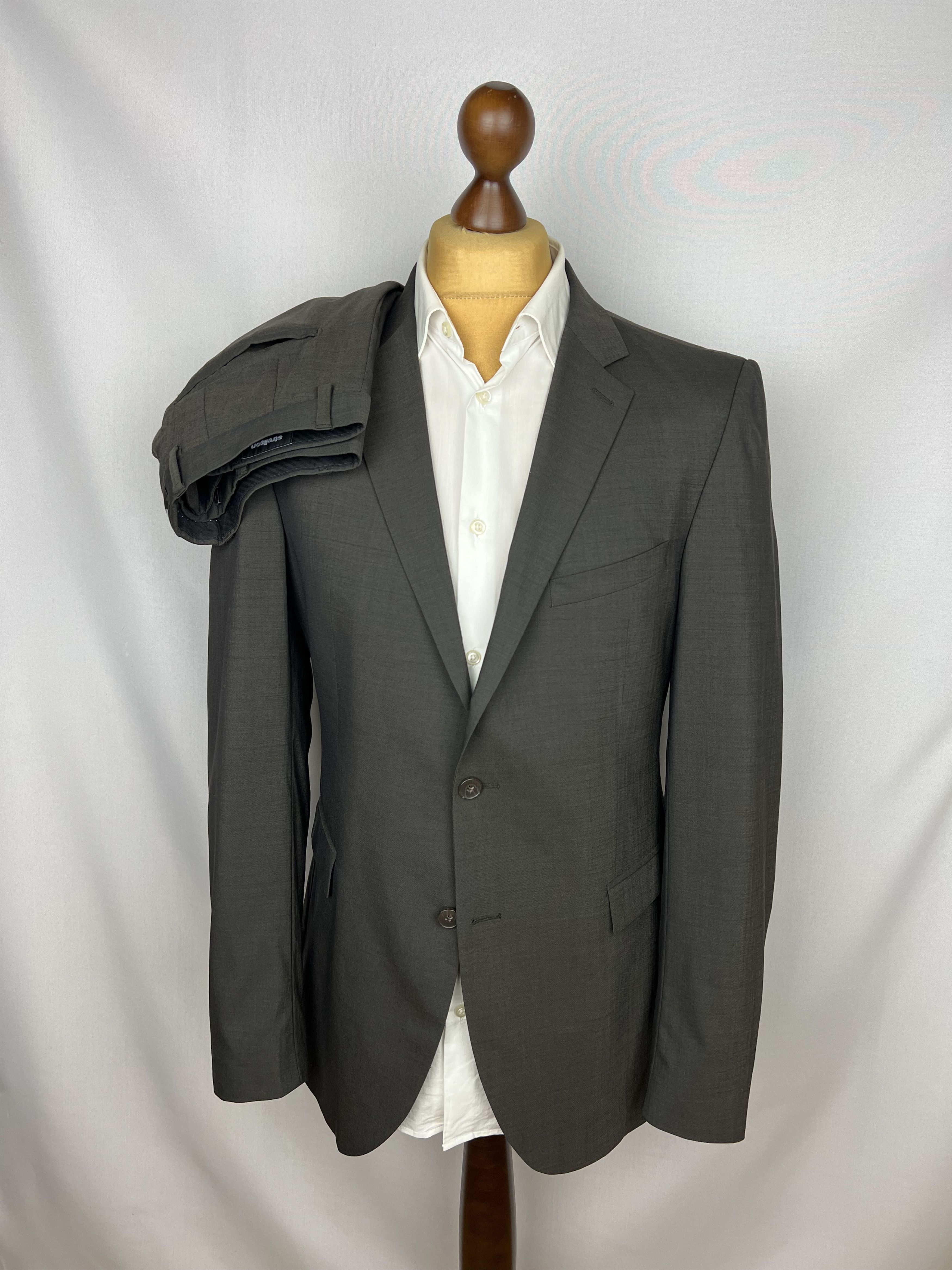 Strellson Solid Gray-Brown Wool Classic Slim-Fit 2 Piece Long Suit Size 40L - 1 Thumbnail