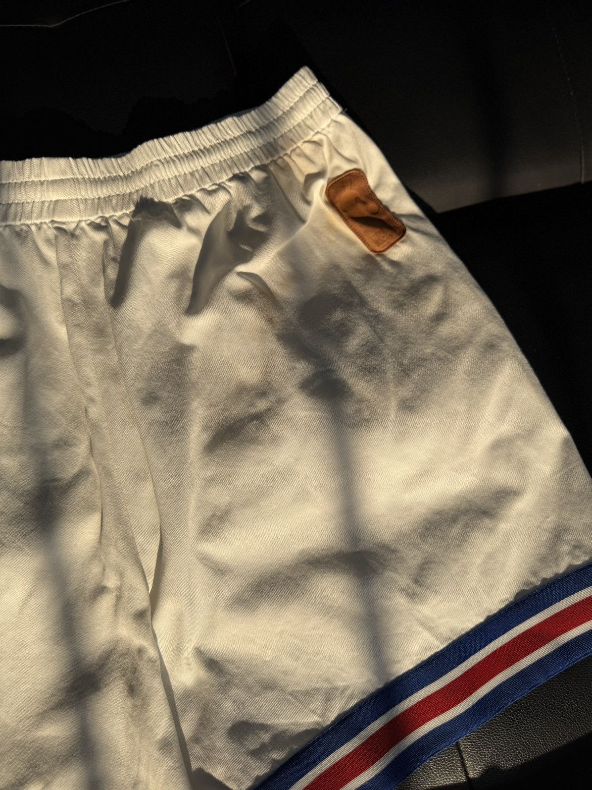 Louis Vuitton Louis Vuitton NBA Shorts Size 4L RARE Pre Owned Size US 38 / EU 54 - 8 Thumbnail