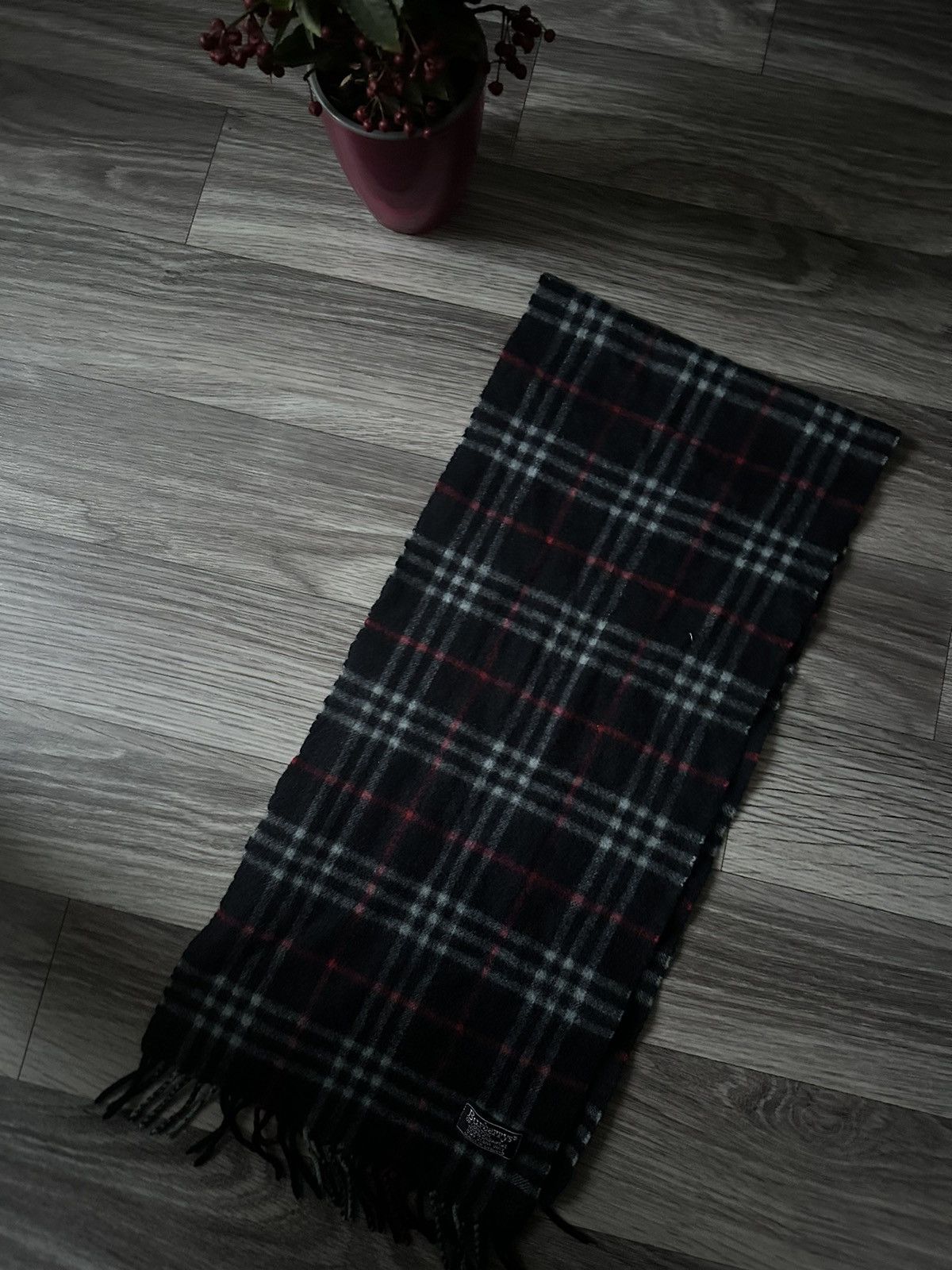 Burberry Vintage Burberry Black Nova Check Cashmere Scarf Size ONE SIZE - 4 Thumbnail