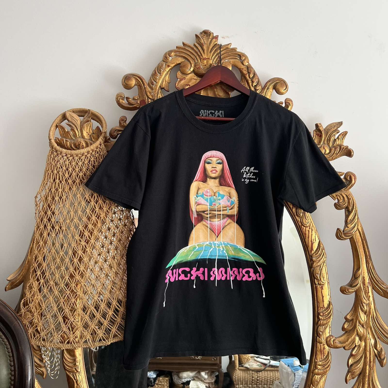 Band Tees 2019 Niki Minaj World tour t-shirt Sz L Size US L / EU 52-54 / 3 - 1 Thumbnail