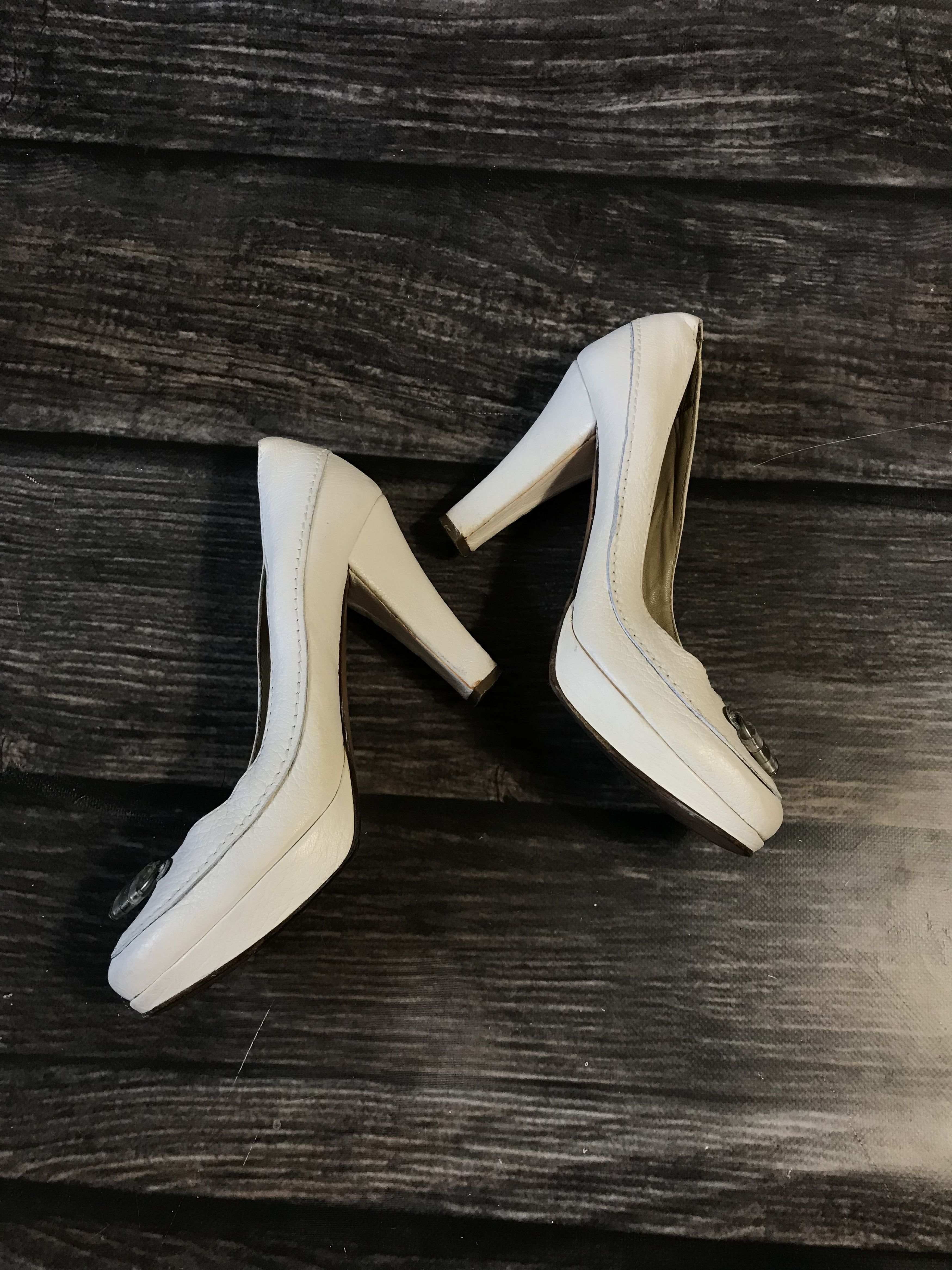 Chloe Chloe Lock Leather Vintage Heels Size US 6 / IT 36 - 6 Thumbnail
