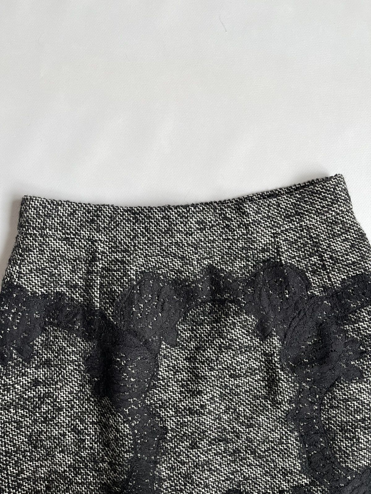 Designer × Dolce & Gabbana Dolce & Gabbana Women Grey Knit Lace Pencil Skirt Size 30" / US 8 / IT 44 - 2 Thumbnail
