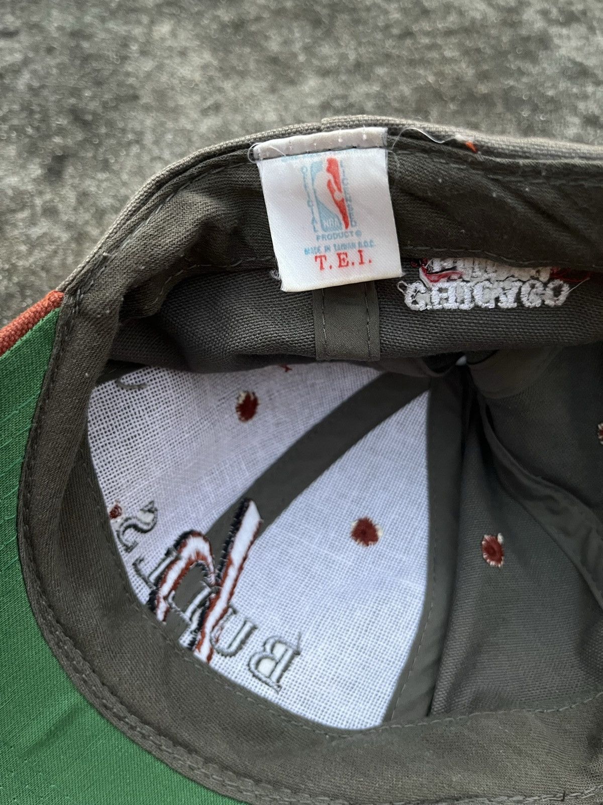 NBA Chicago Bulls Hat Cap 90s vintage adjustable grey/red Size ONE SIZE - 3 Thumbnail