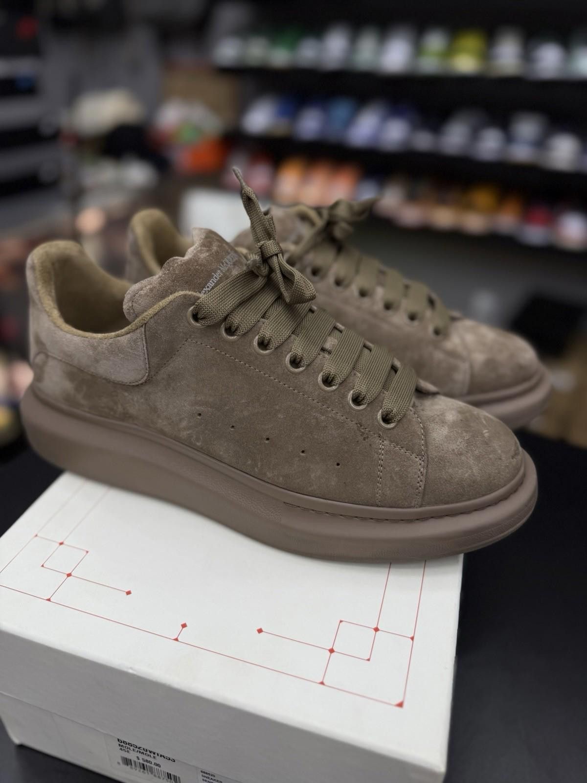 Alexander McQueen Alexander McQueen Sneaker Suede Brown Size 12US/45EU Size US 12 / EU 45 - 4 Thumbnail
