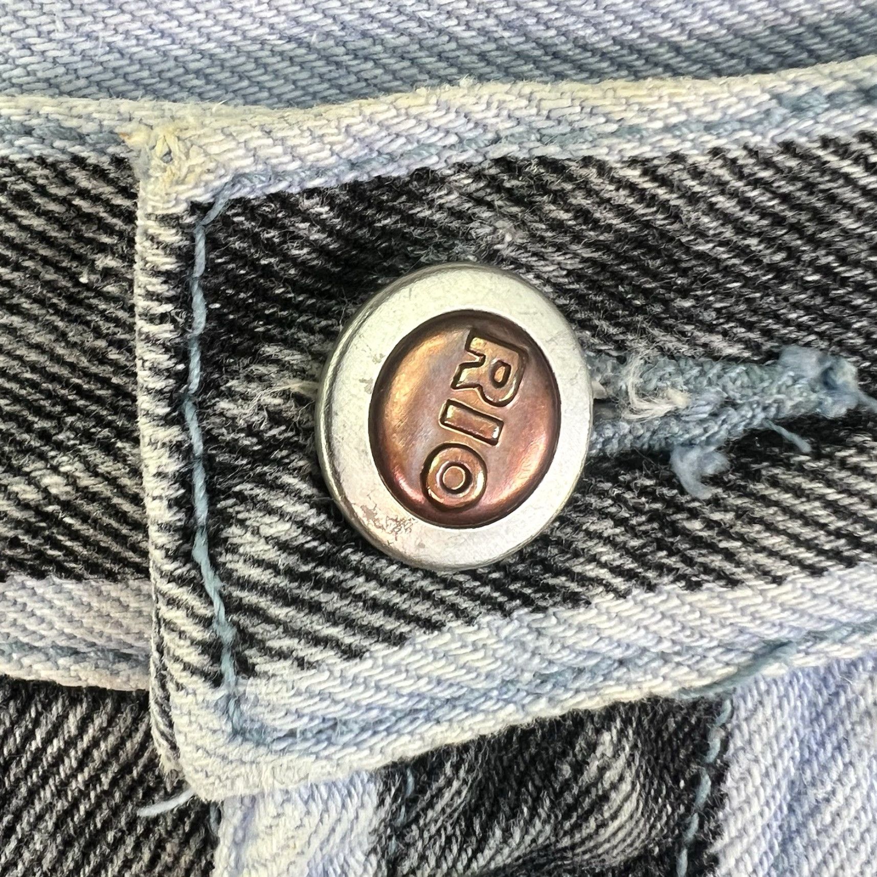 Denime RIO Striped Denim Shorts Womens Size 5 Blue Button Fly 2.0" Inseam 80s 90s Regular Fit Size 27" / US 4 / IT 40 - 2 Thumbnail