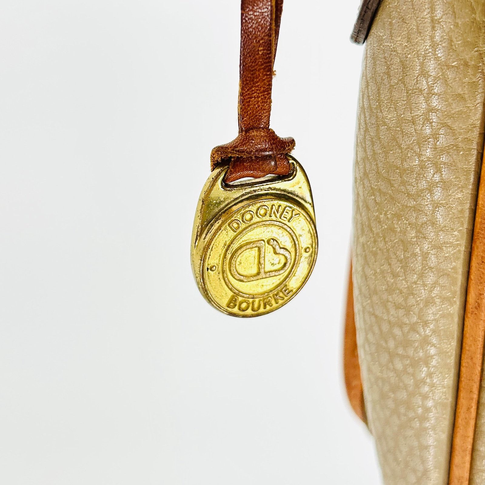 Dooney & Bourke Vintage 90s Bone Tan British All-Weather Leather Crossbody Size ONE SIZE - 4 Thumbnail
