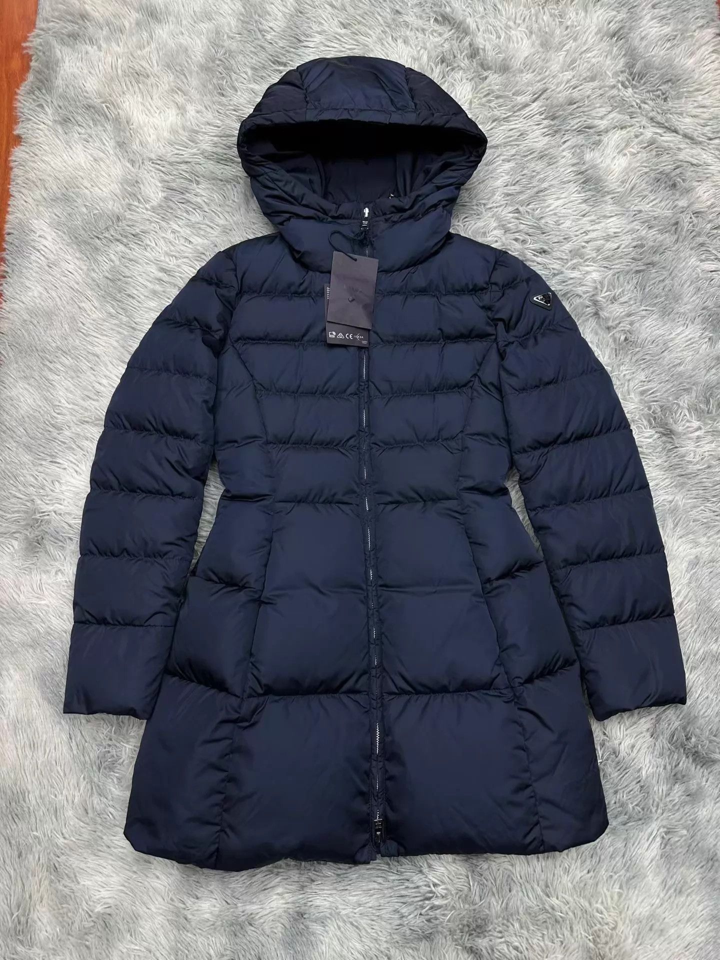 Prada Prada Metal Triangle Logo Puffer Jacket 38 New with Tags Size XS / US 0-2 / IT 36-38 - 1 Thumbnail