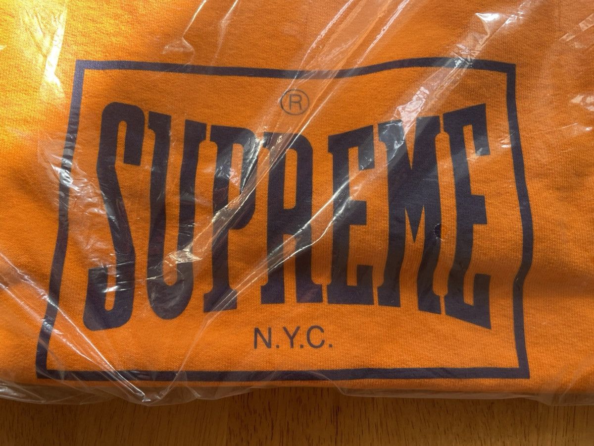 Supreme Supreme SS19 Warm Up Crewneck Size US XL / EU 56 / 4 - 3 Thumbnail