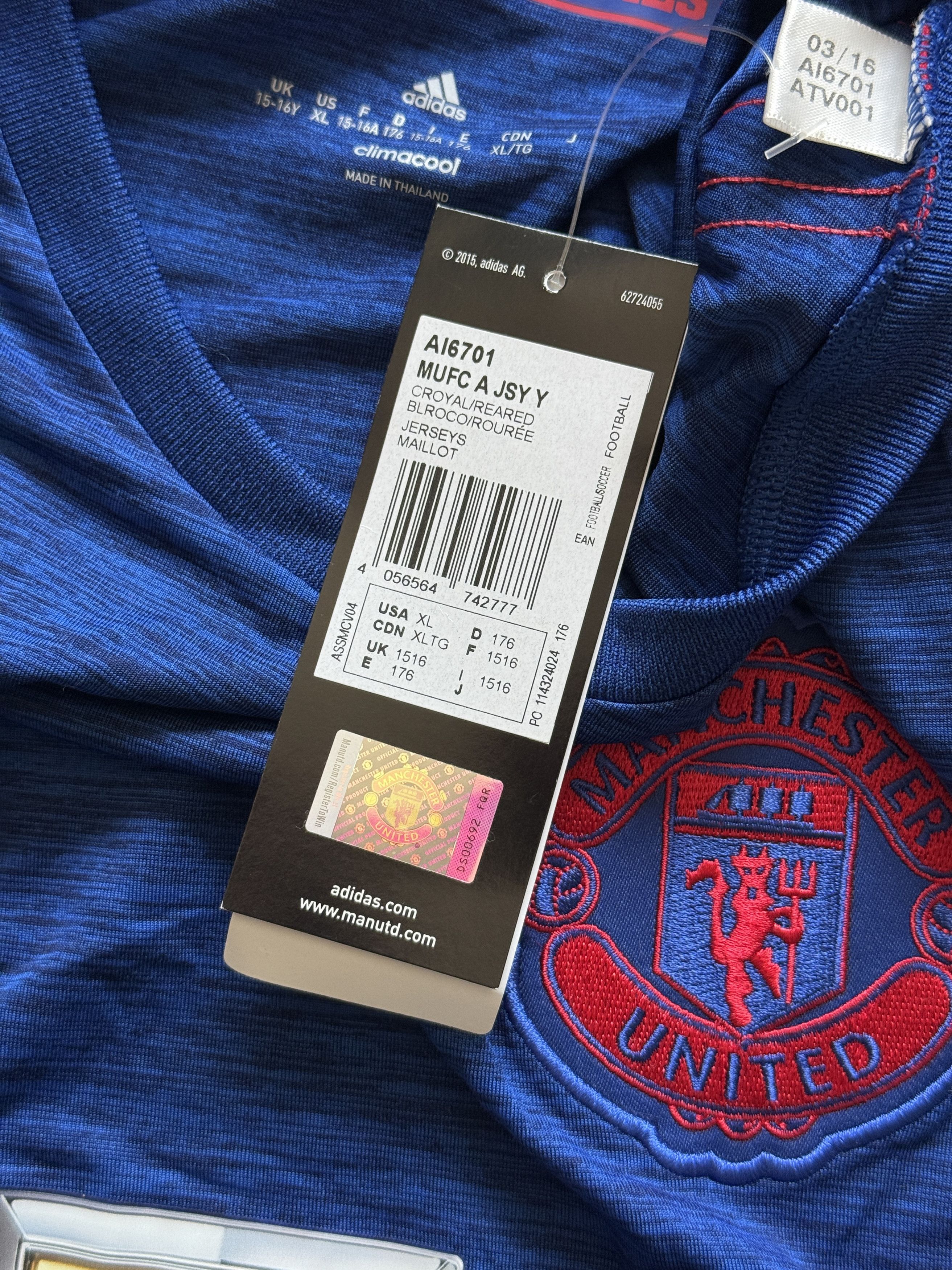 Adidas MANCHESTER UNITED 2016 2017 FOOTBALL SHIRT JERSEY BOYS CHILD Size US XS / EU 42 / 0 - 5 Thumbnail