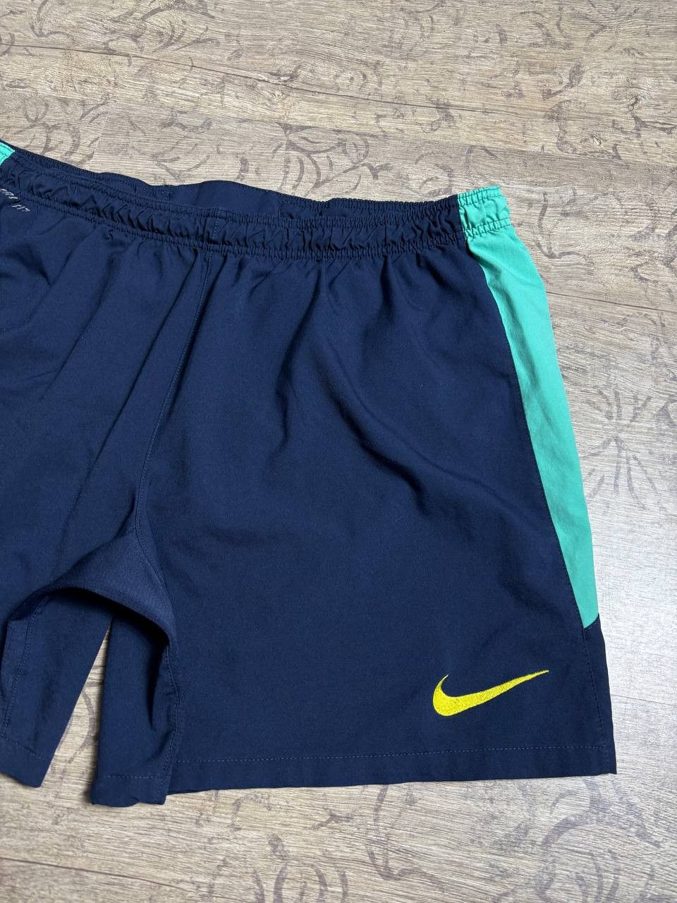 Nike Barcelona Away 2010-11 Nike Shorts SZ L soccer football Size US 34 / EU 50 - 5 Thumbnail