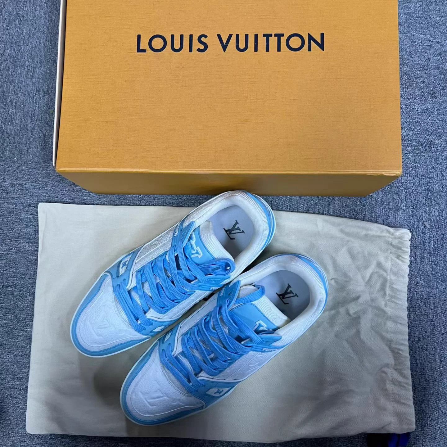 Louis Vuitton Louis Vuitton Blue/White Leather Lace-Up Low-Top Sneaker Size US 8 / EU 41 - 1 Thumbnail