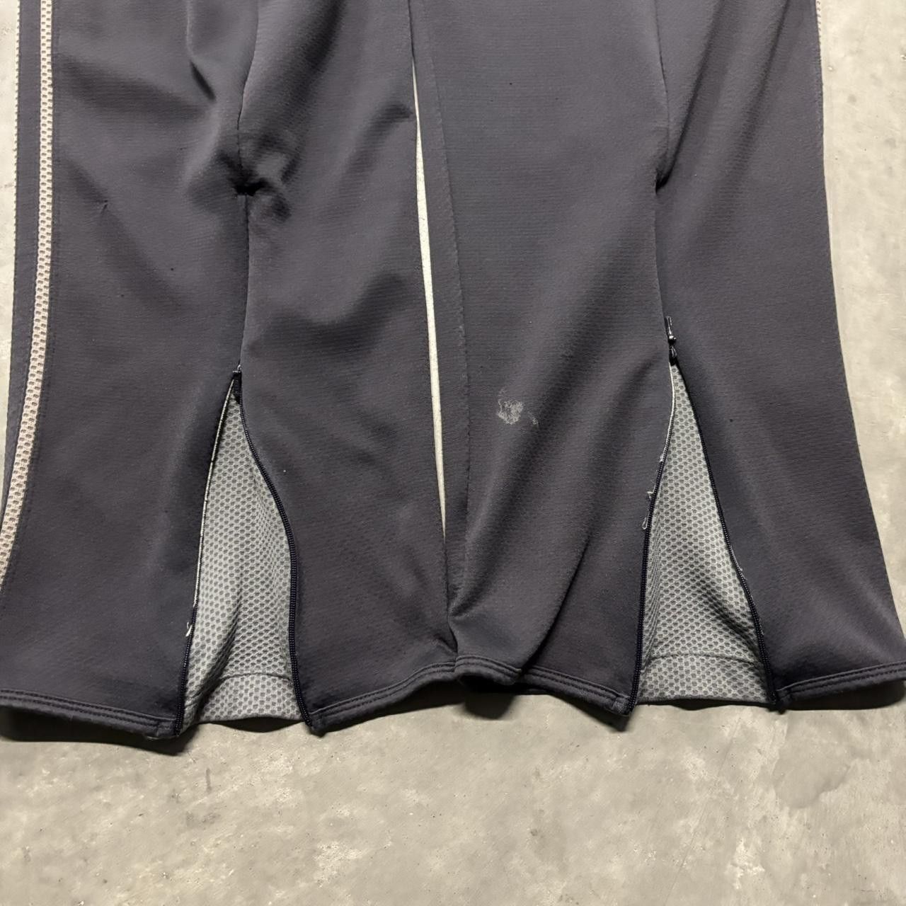 Nike × Vintage Crazy Vintage Y2K/2000s Grey Nike Swoosh Striped Drill Skater Essential Track Pants! Size US 34 / EU 50 - 7 Thumbnail
