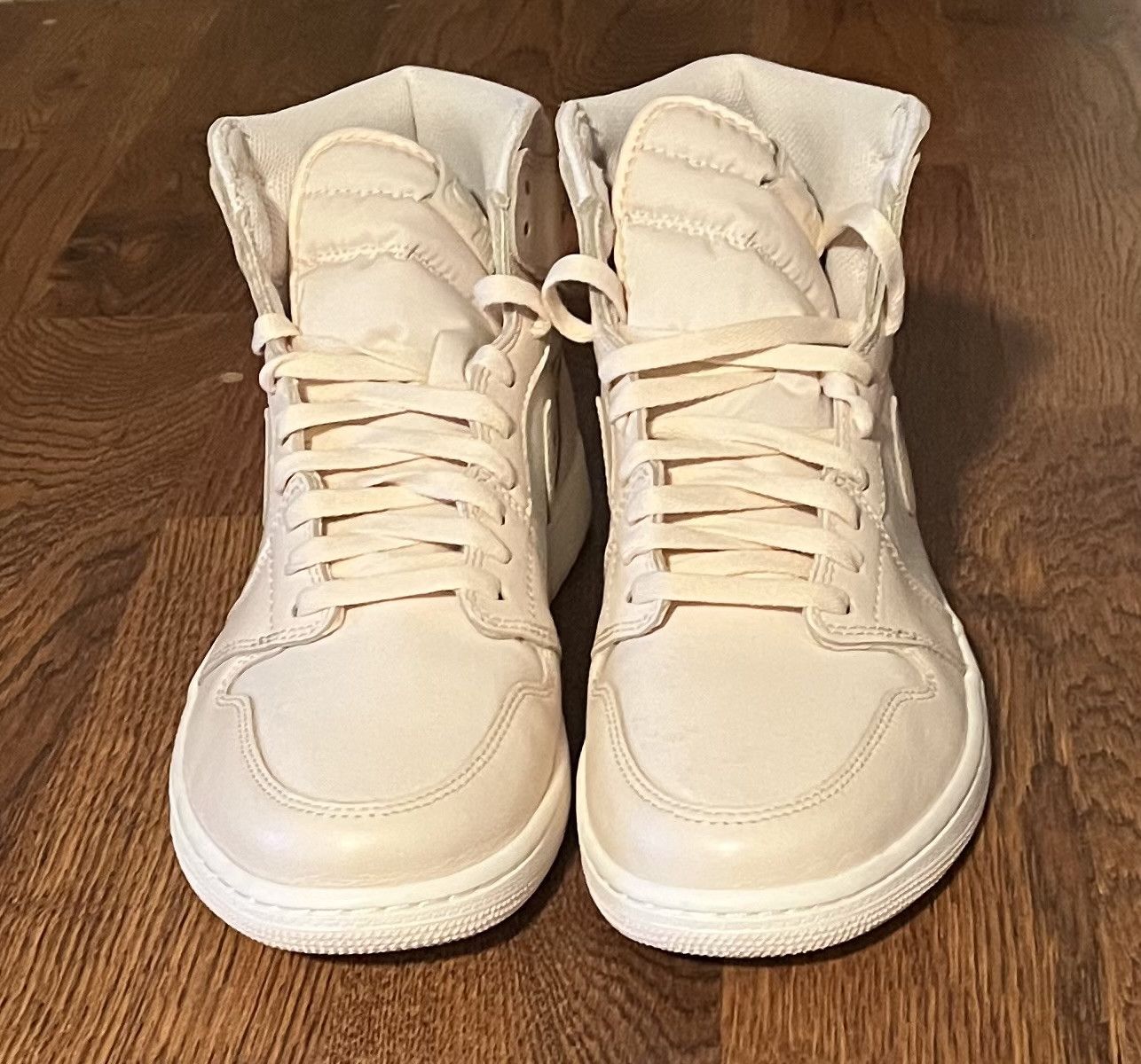 Jordan Brand Air Jordan 1 High OG Guava Ice Size US 11 / EU 44 - 2 Thumbnail