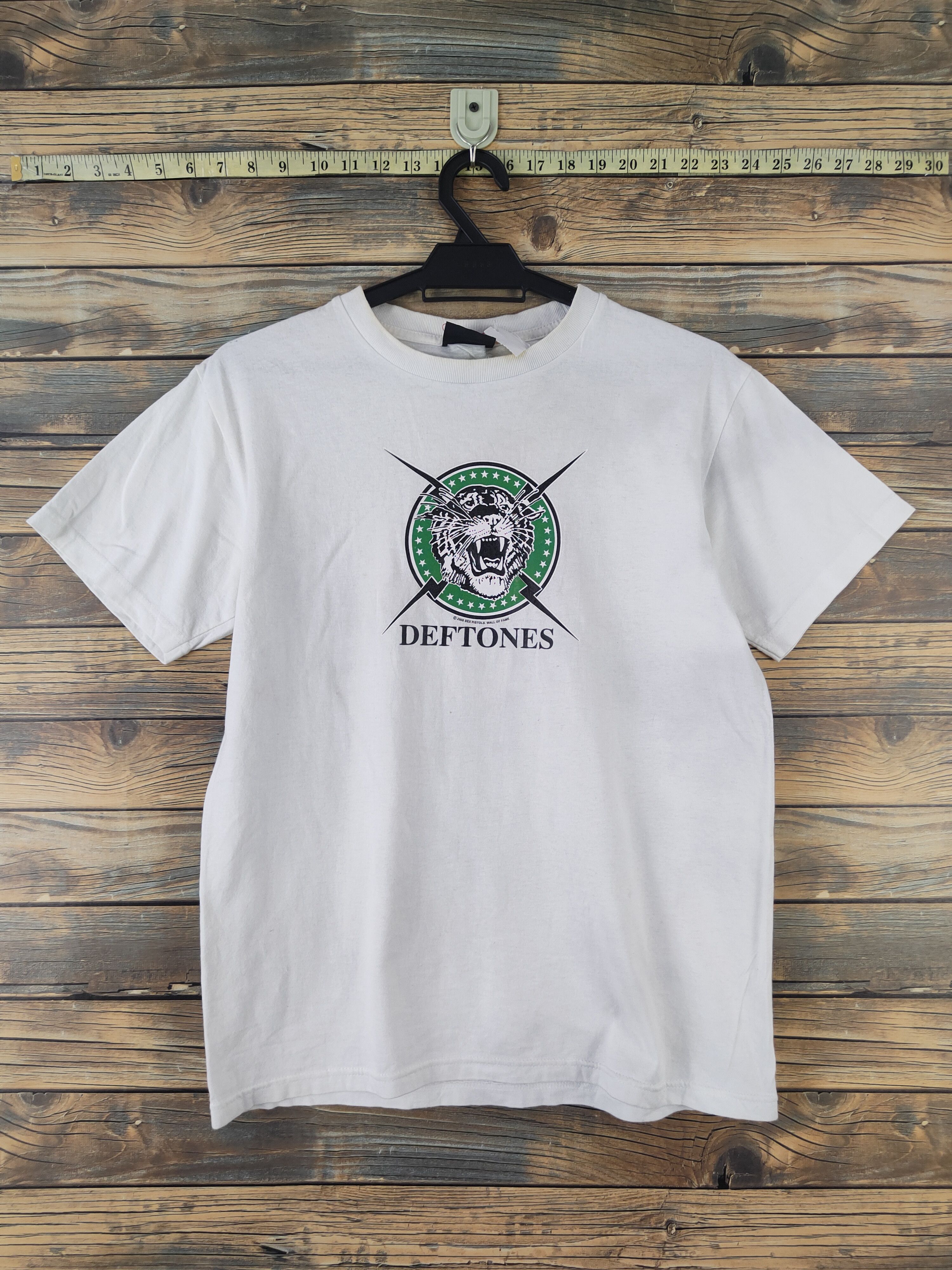 Band Tees DL Wall of Fame Deftone White tee T-shirt #2065 Size US S / EU 44-46 / 1 - 1 Thumbnail
