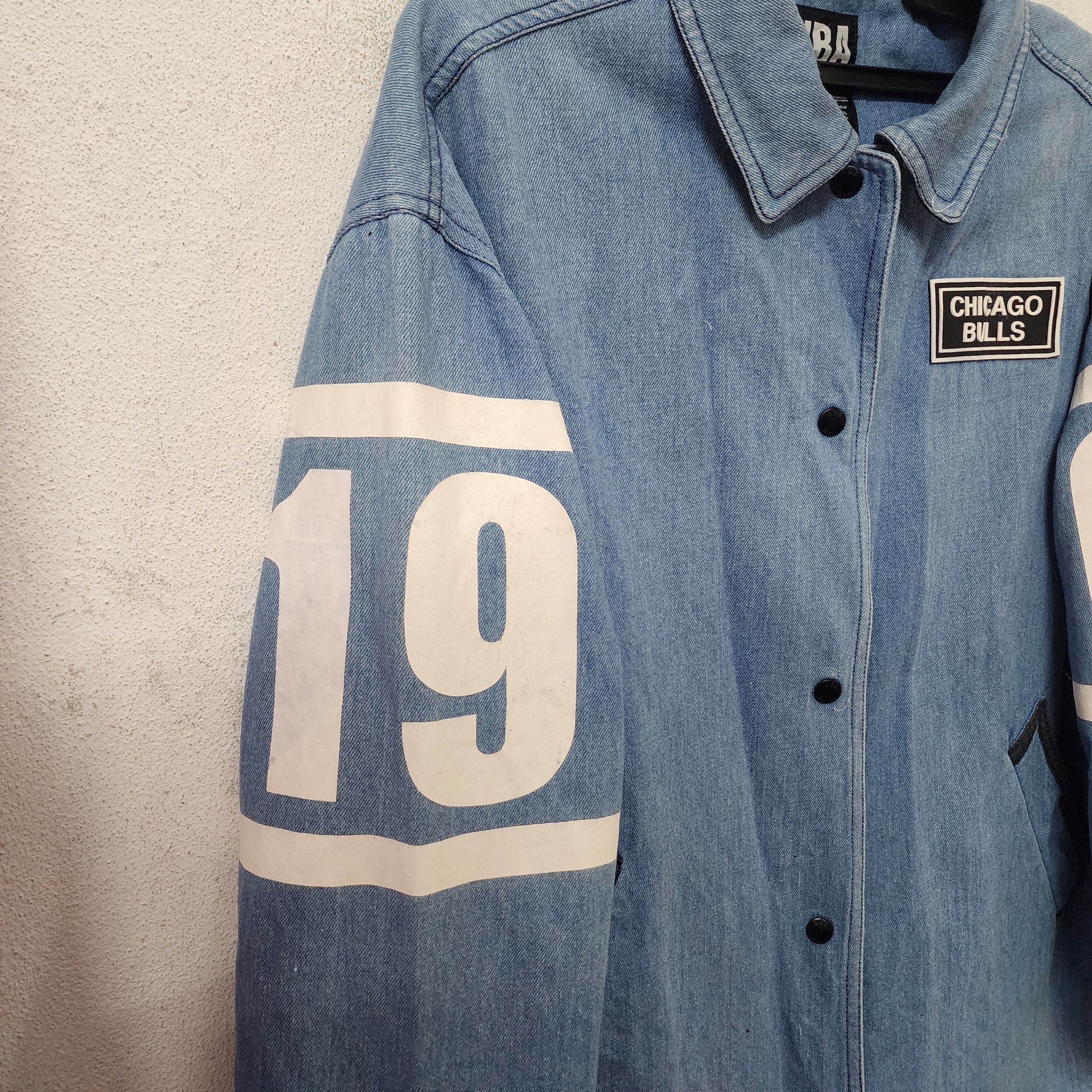 NBA NBA Chicago Bull Vintage Denim Jacket Size US L / EU 52-54 / 3 - 4 Thumbnail