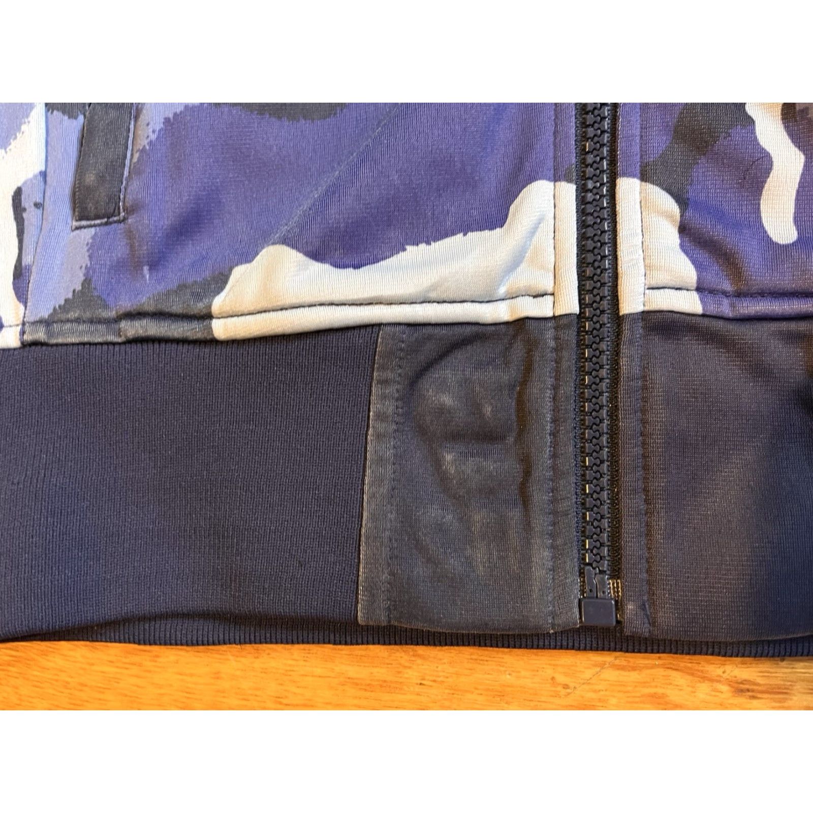 Vintage VINTAGE Kid Robot Camo Sweatshirt Men’s Medium Blue Full Zip Sweatshirt M Blue Camouflage Embroidered Logo Hooded Pockets Mens 78/112 Size US M / EU 48-50 / 2 - 5 Thumbnail