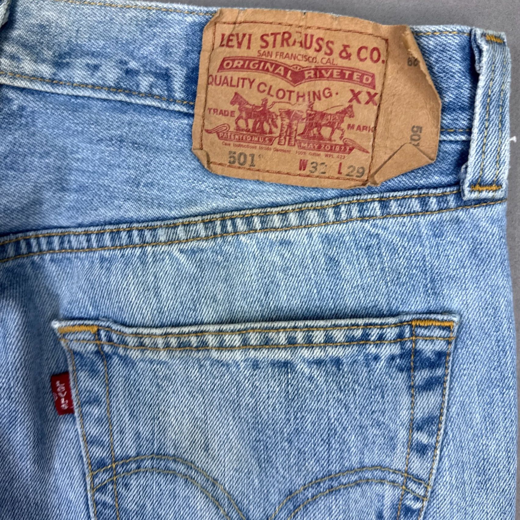 Levi's Levis 501 Jeans Mens 32x29 Blue Button Fly Denim Straight Pants 5-Pocket Size US 32 / EU 48 - 7 Thumbnail