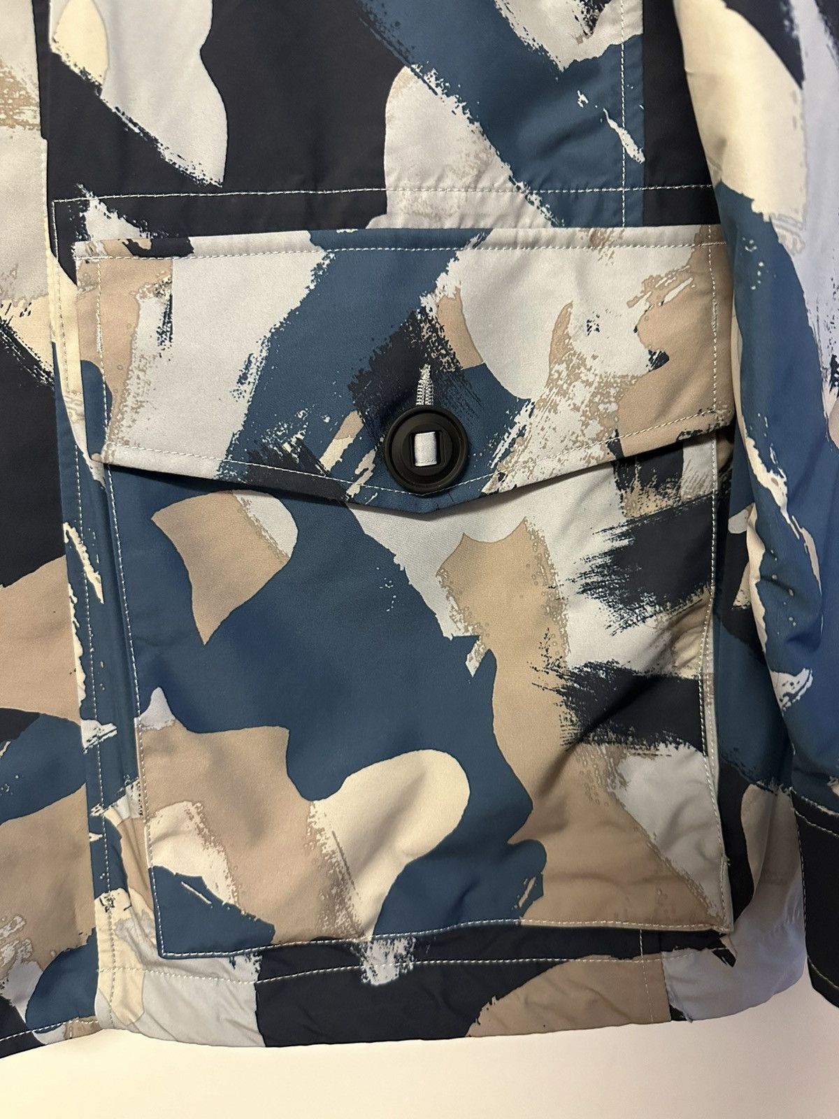 Canada Goose MENS WIND JACKET STANHOPE - CAMO PRINT. NEW WITH TAG. Size US L / EU 52-54 / 3 - 7 Thumbnail
