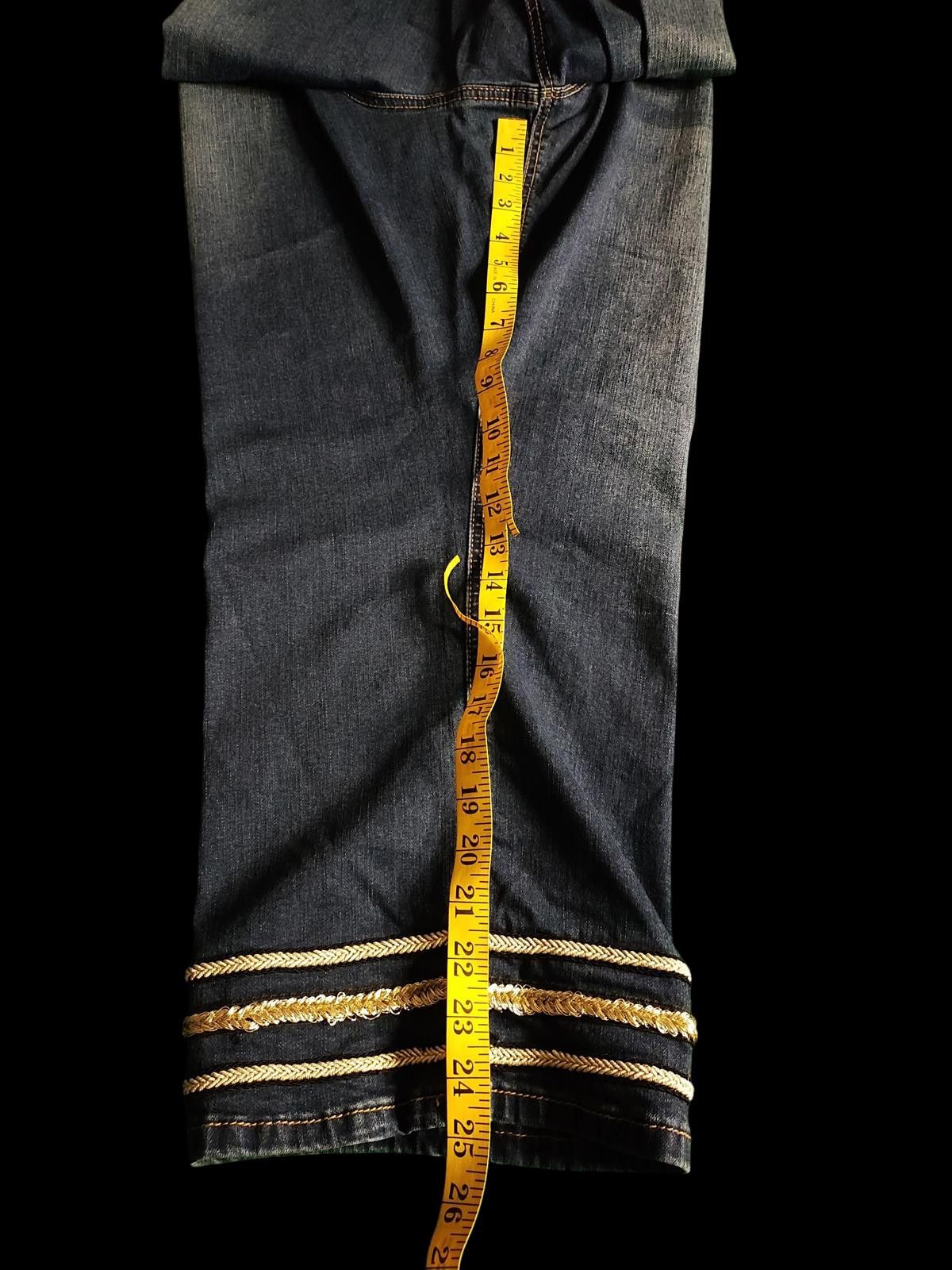 Earl Jeans Women's Capri Jeans with Decorative Trim Size 24" / US 00 / IT 34 - 8 Thumbnail