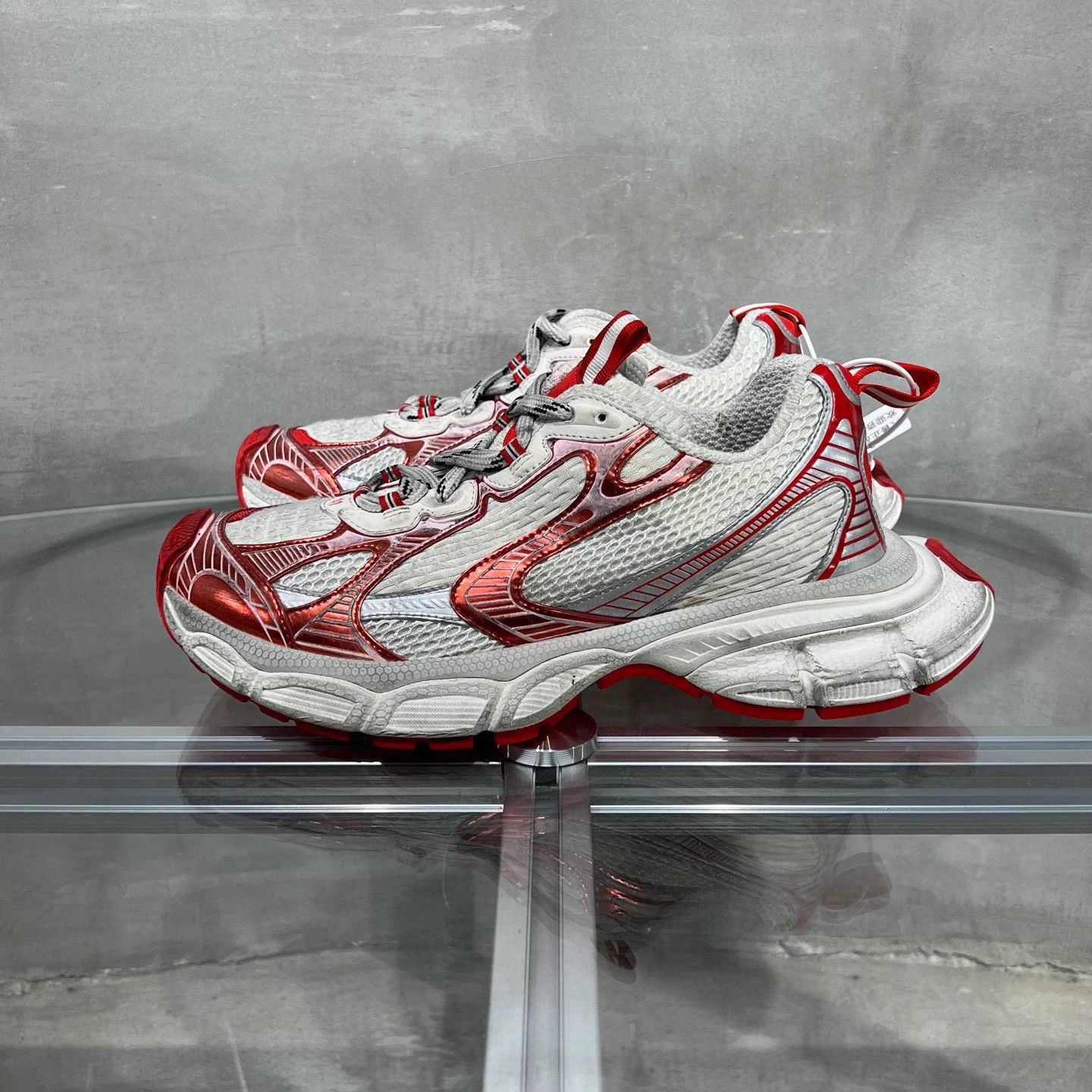 Balenciaga Balenciaga 3XL Distressed White & Red Dad Shoes EU41 Size US 8 / EU 41 - 3 Thumbnail