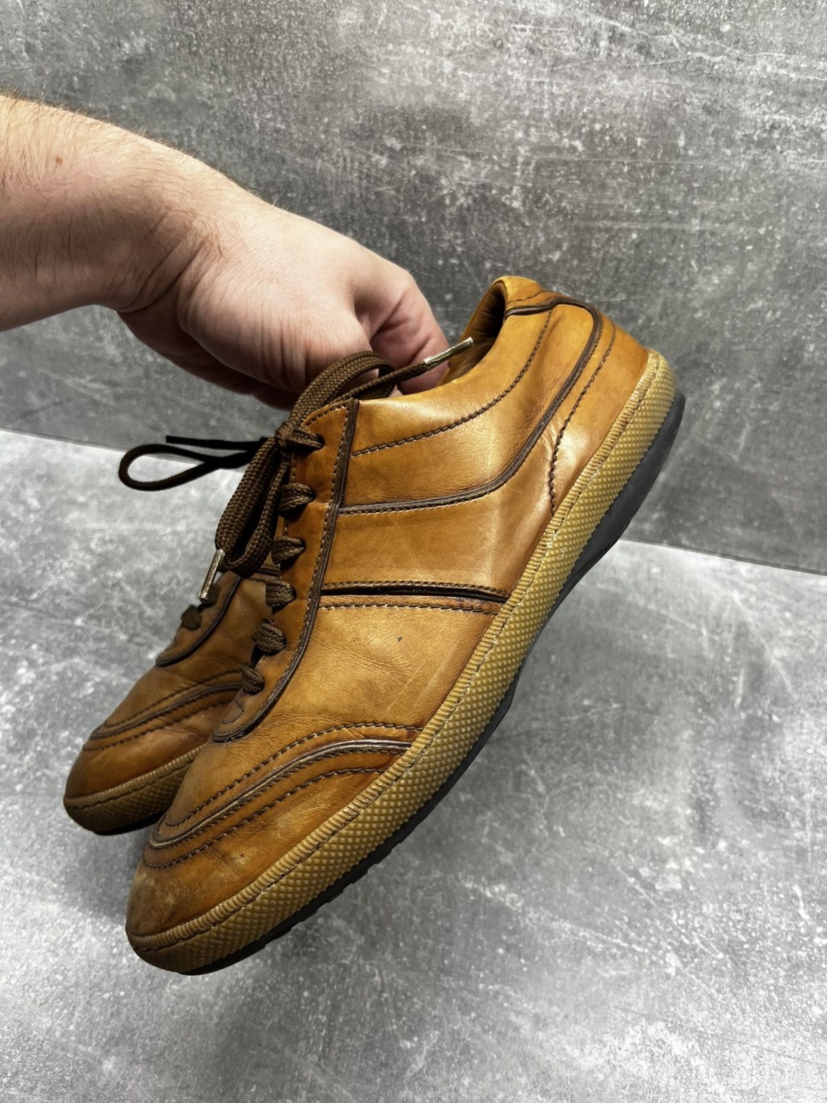 Louis Vuitton Louis Vuitton Sneaker Shoes Women's Low Cut Logo Light Brown Size US 6 / IT 36 - 10 Thumbnail