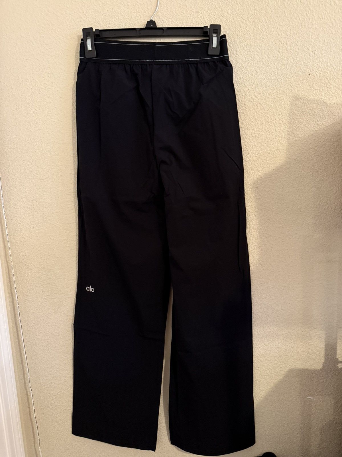 Alo Yoga Alo Yoga Trouser Regular Pants Women’s Small Black Size 27" / US 4 / IT 40 - 2 Thumbnail