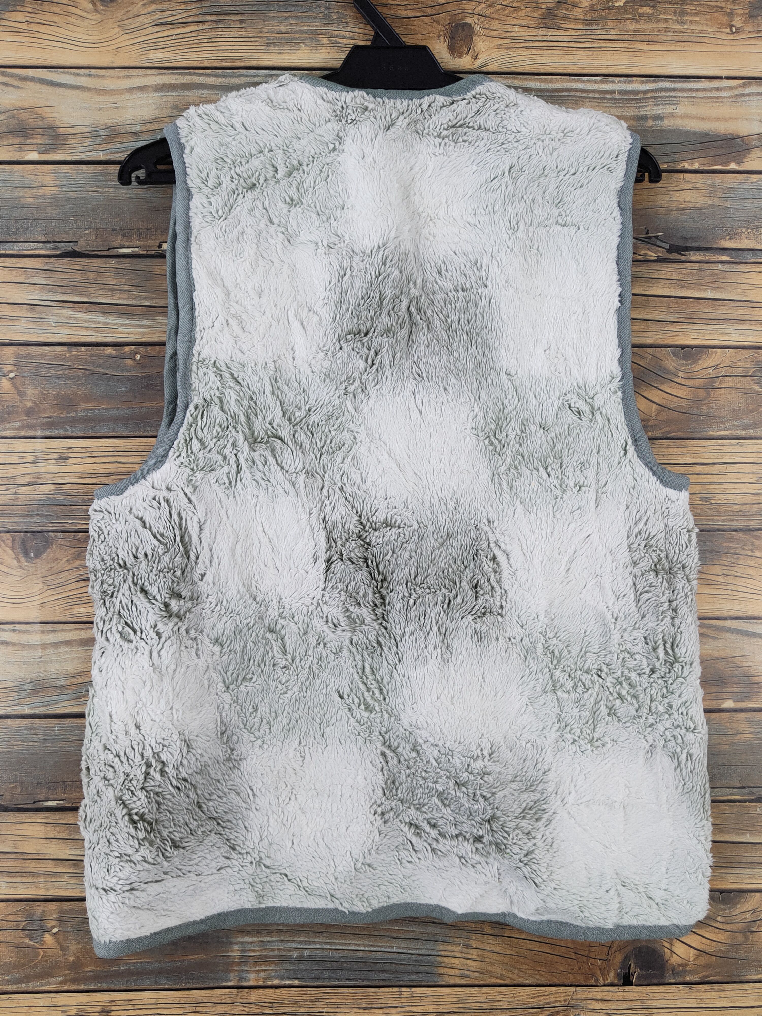 Japanese Brand × Vintage Vintage 💥 Japanese Brand White Green Fur Faux Vests Size S / US 4 / IT 40 - 9 Thumbnail