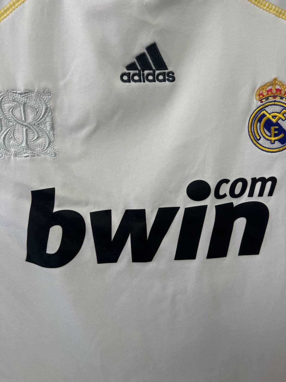 Adidas Real Madrid 2009/2010 Home Soccer Football Shirt Adidas M Size US M / EU 48-50 / 2 - 7 Thumbnail