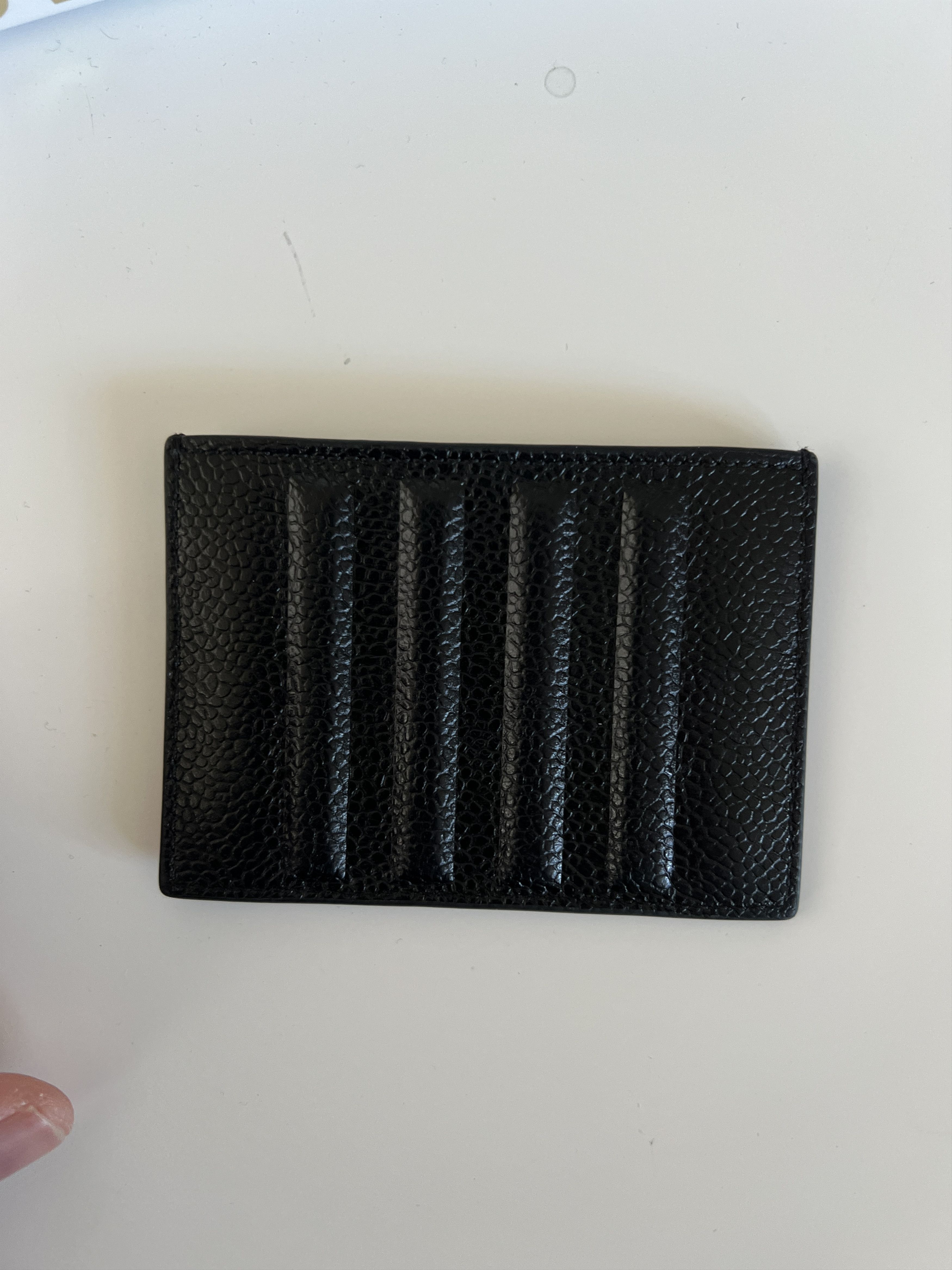 Thom Browne Black Pebble Grain Leather Debossed 4-Bar Single Card Holder Size ONE SIZE - 5 Thumbnail
