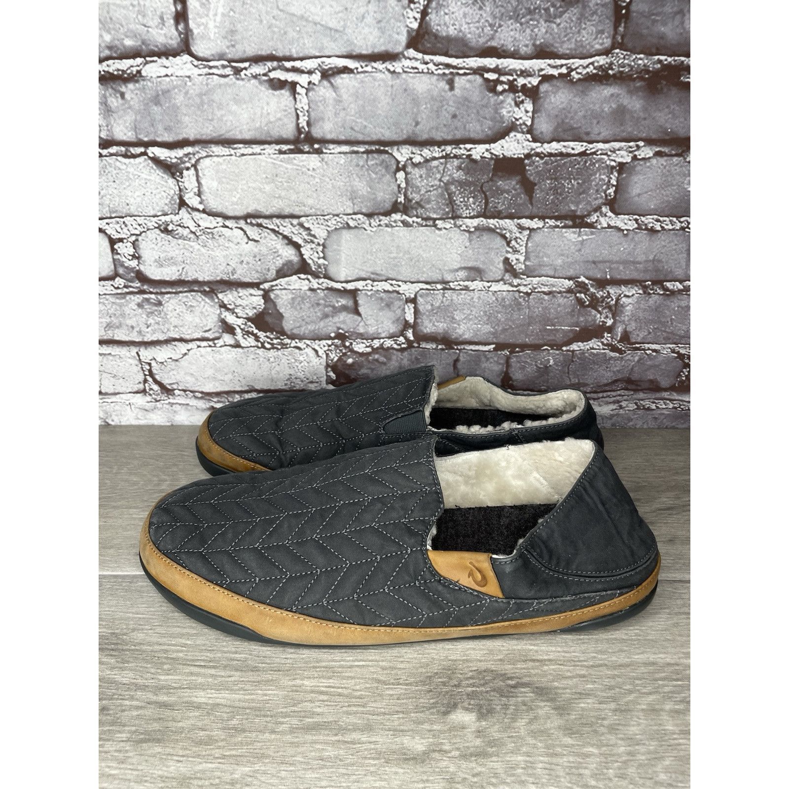 Olukai OluKai Hanohano Waxed Canvas Shadow Gray Wool Shearling Slip Size US 11.5 / IT 41.5 - 3 Thumbnail