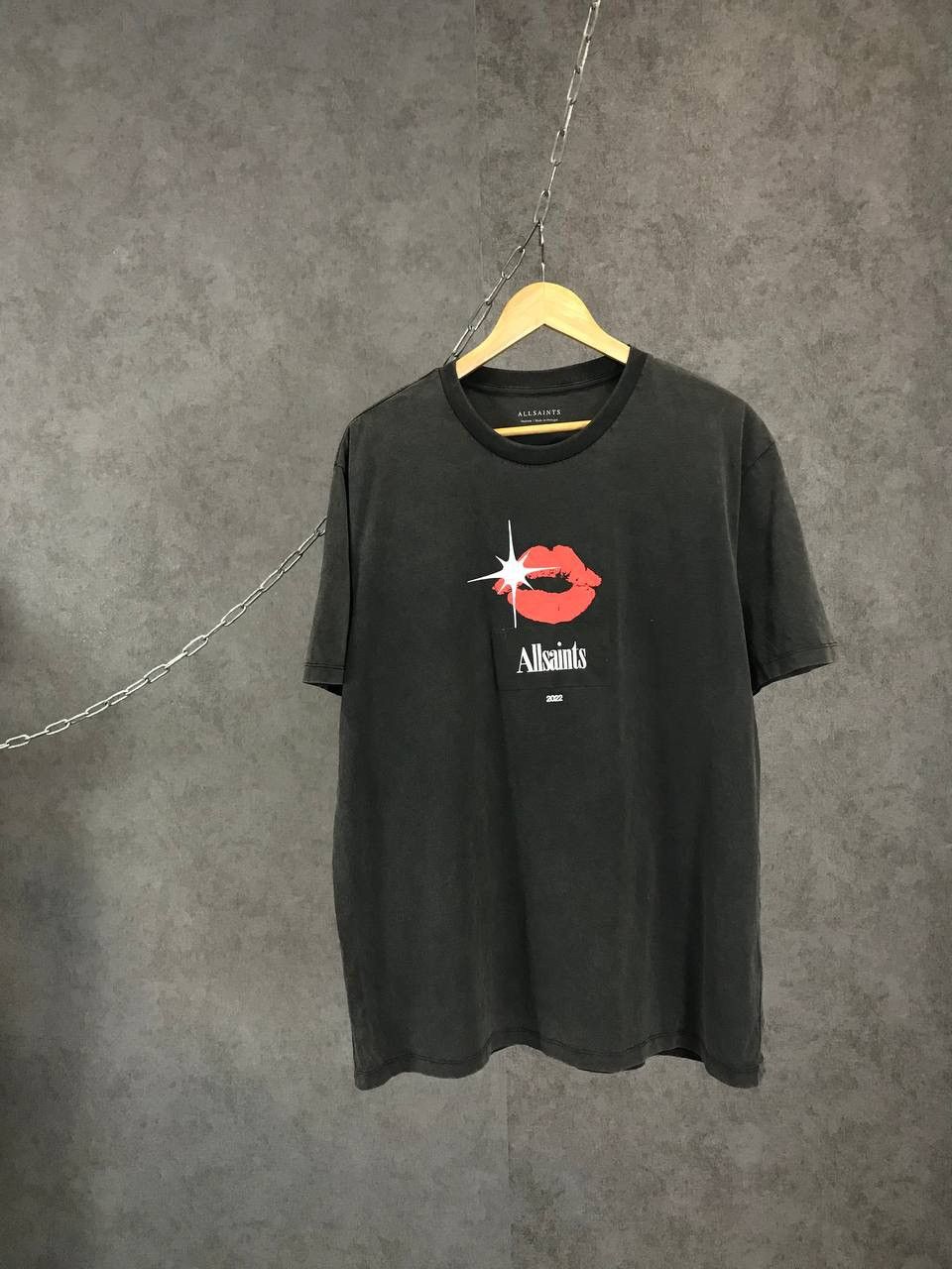 Allsaints Allsaints art designer center logo faded tee Size US M / EU 48-50 / 2 - 1 Thumbnail