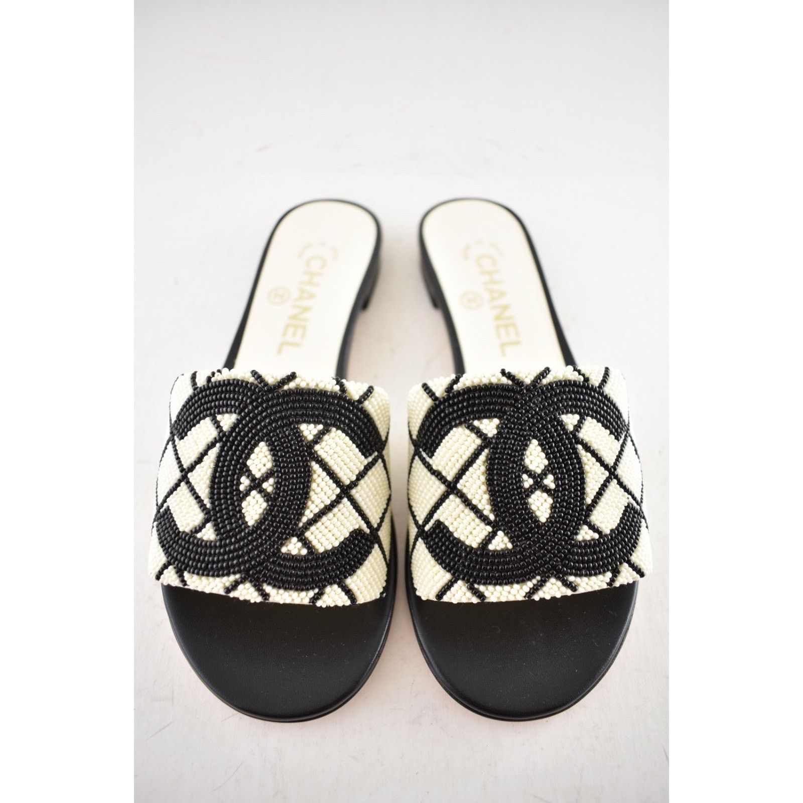 Chanel Chanel 20P Black White Pearl Embroidery CC Logo Slide Slip Size US 6 / IT 36 - 10 Thumbnail