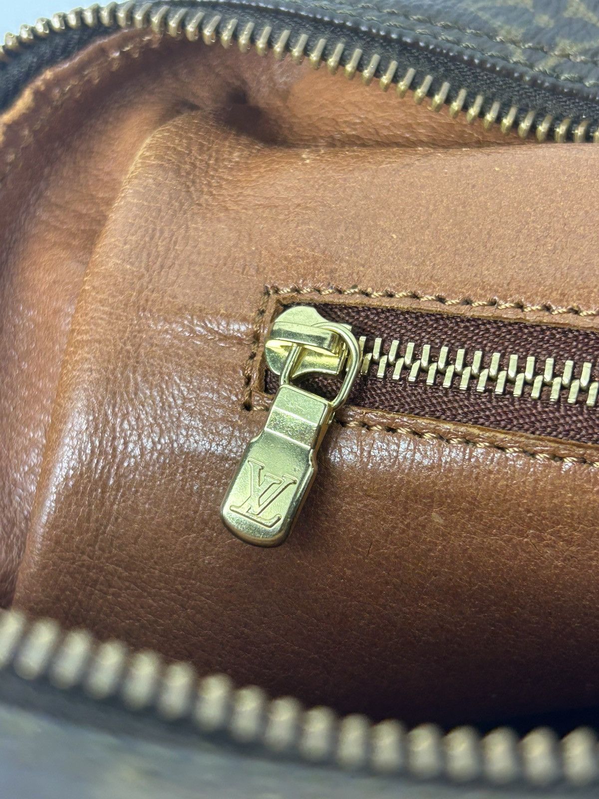 Louis Vuitton Louis Vuitton Monogram Crossbody Bag Size ONE SIZE - 7 Thumbnail
