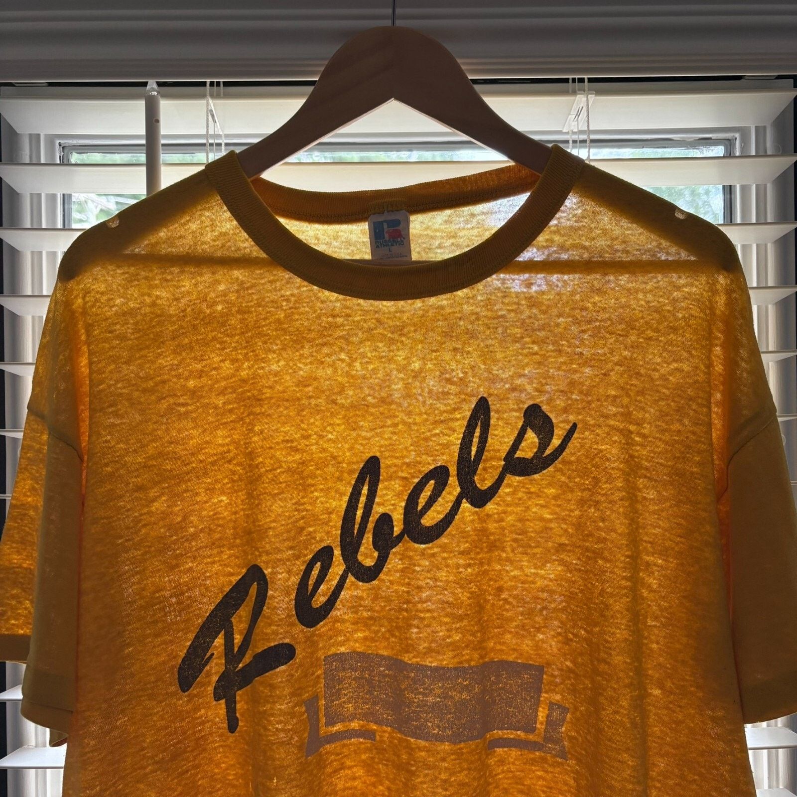 Russell Athletic × Vintage Vintage Paper Thin Distressed Worn Burnout T Shirt Size L Size US L / EU 52-54 / 3 - 8 Thumbnail