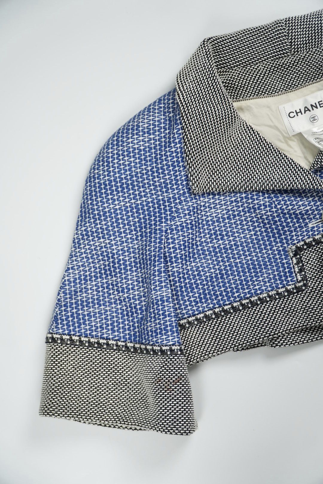 Chanel Chanel Crop Tweed Jacket Size M / US 6-8 / IT 42-44 - 4 Thumbnail