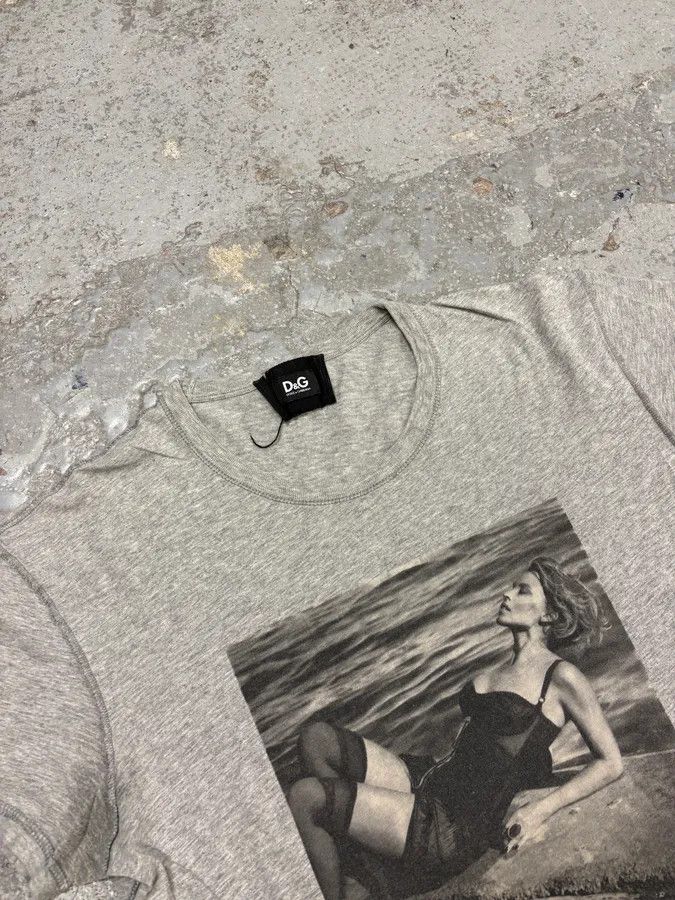 Dolce & Gabbana 2000s Dolce & Gabbana Chill Lady Grey T-Shirt Size US S / EU 44-46 / 1 - 5 Thumbnail