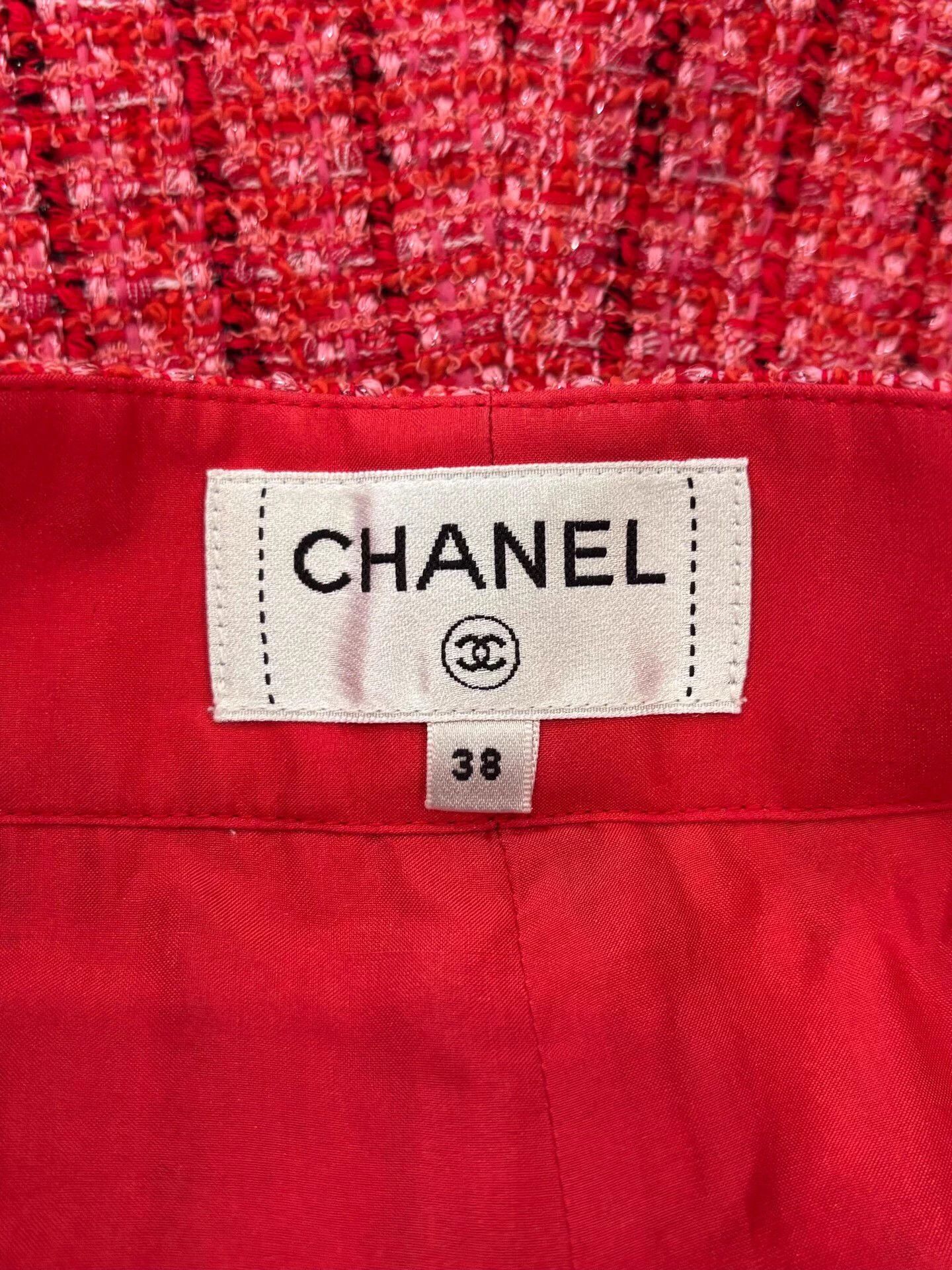 Chanel Chanel Pre CC Crystal Button Red Tweed Knit Shorts Women's Size 27" / US 4 / IT 40 - 5 Thumbnail