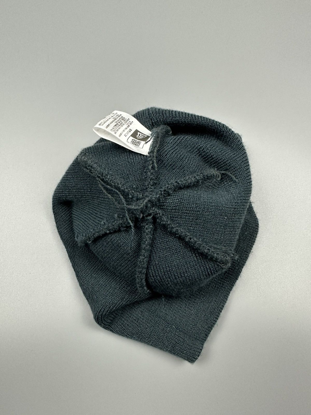 Undercover 🔥SICK NICE🔥 UNDERCOVER JUN TAKAHASHI X NEW ERA U LOGO BEANIE Size ONE SIZE - 7 Thumbnail